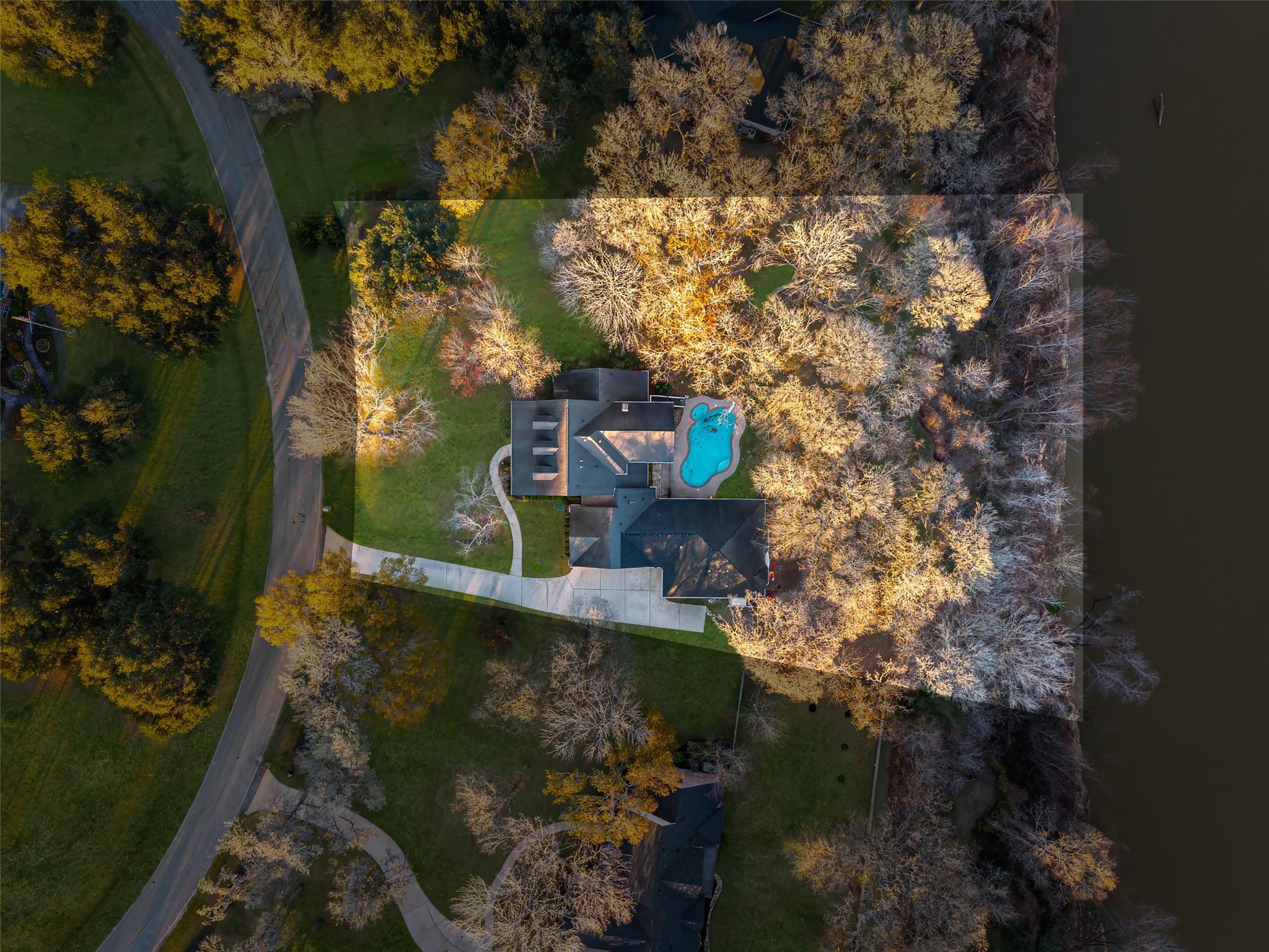 3015 River Forest Dr