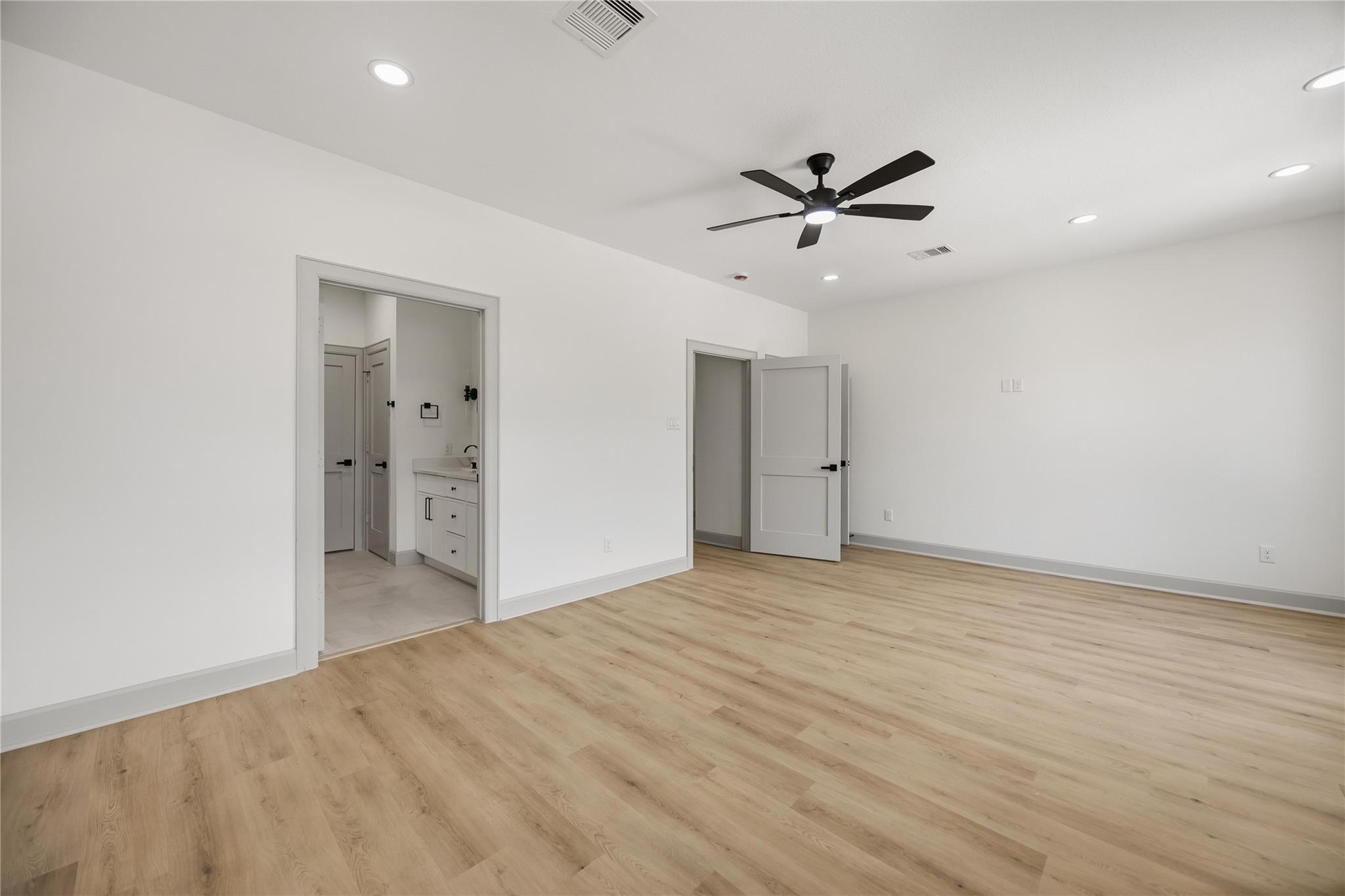 5218 Higgins Street Unit: A/B
