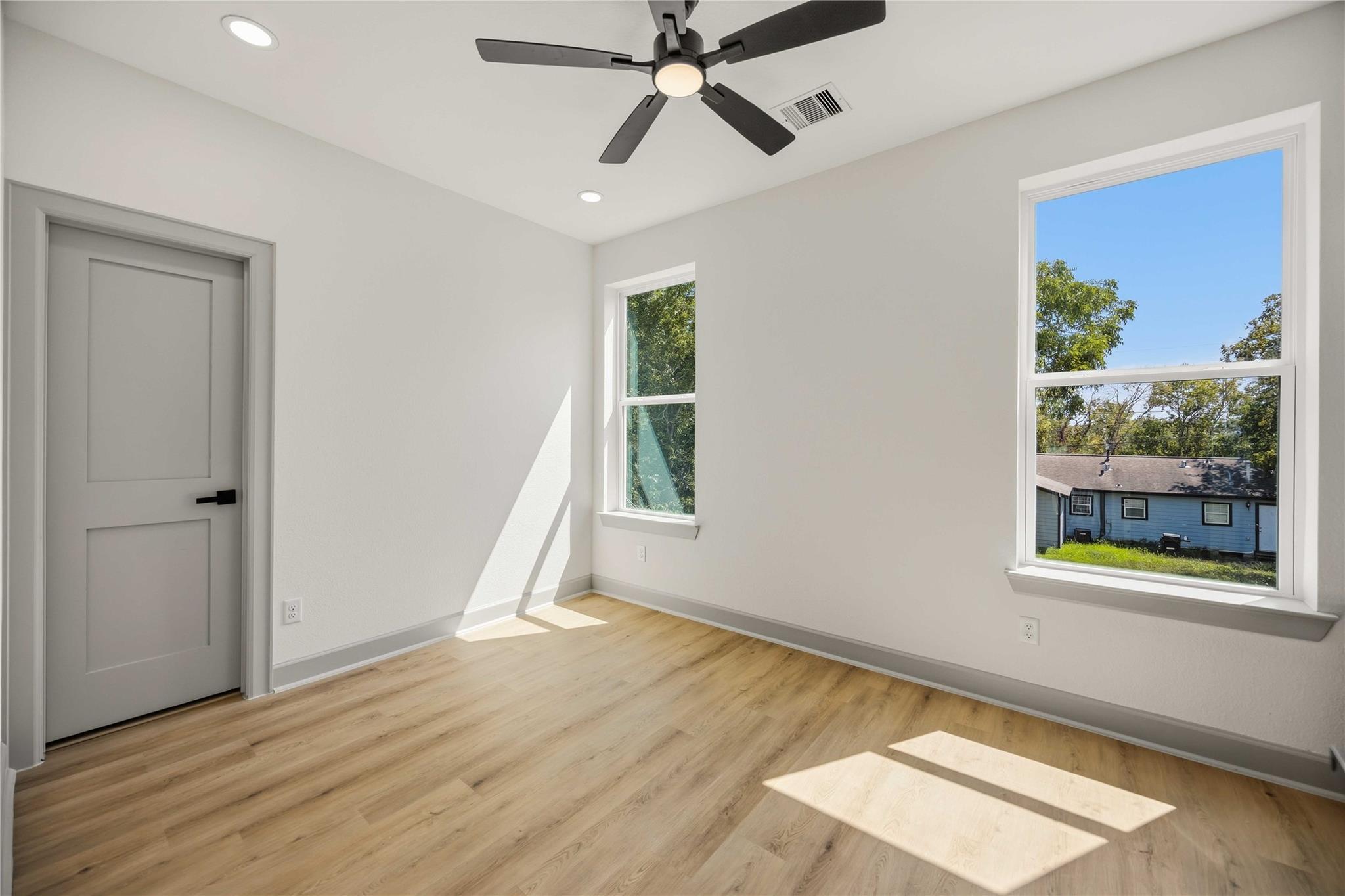 5218 Higgins Street Unit: A/B