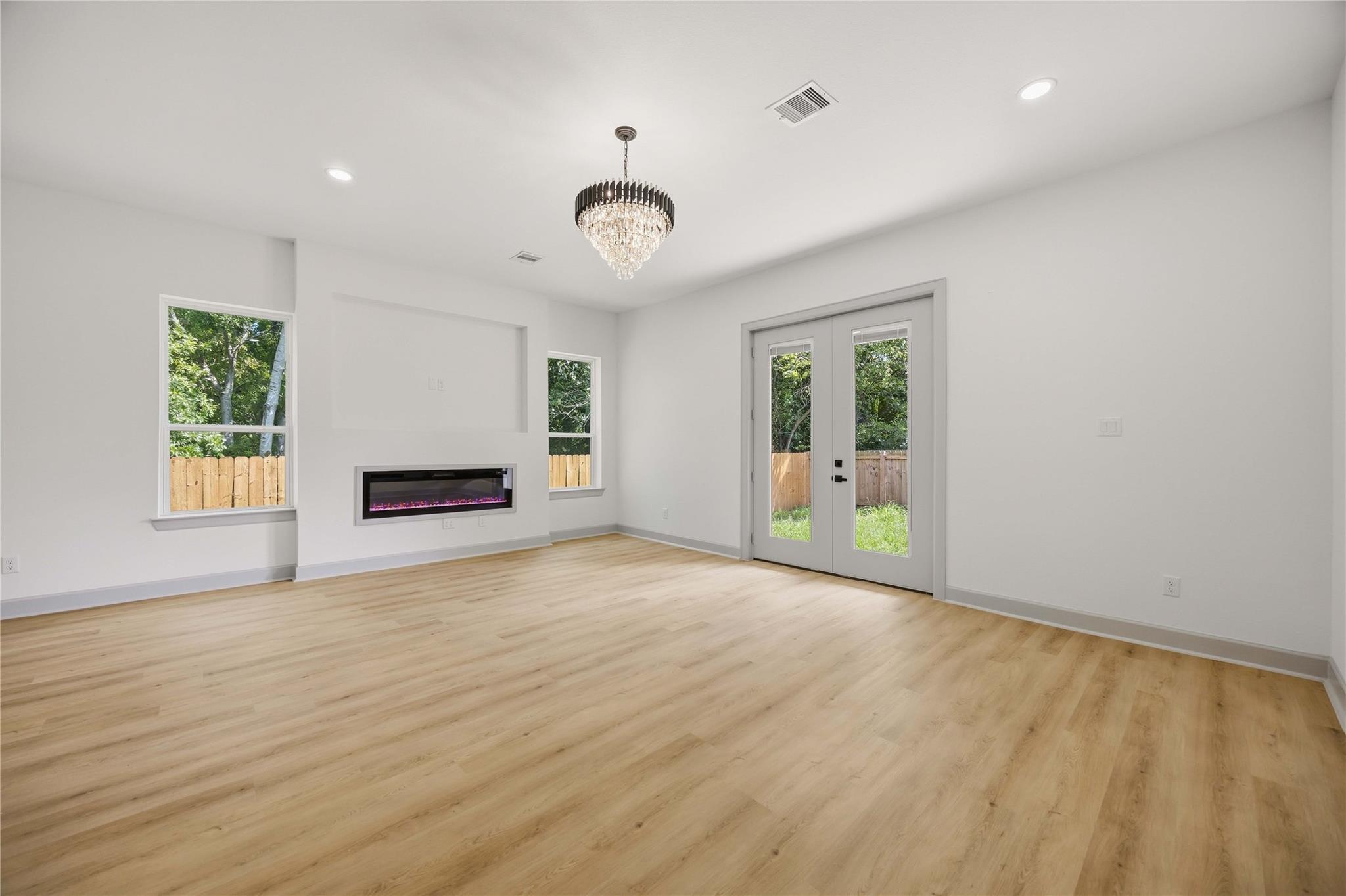 5218 Higgins Street Unit: A/B