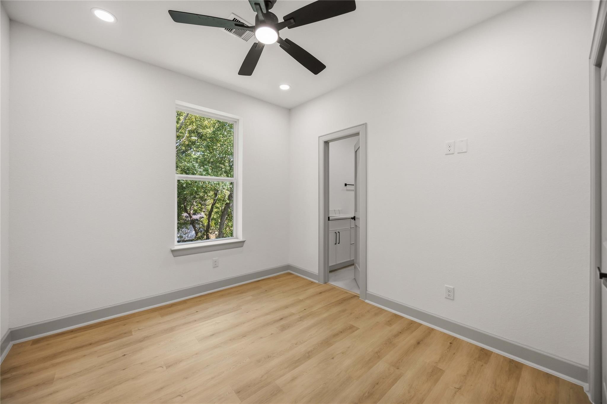 5218 Higgins Street Unit: A/B