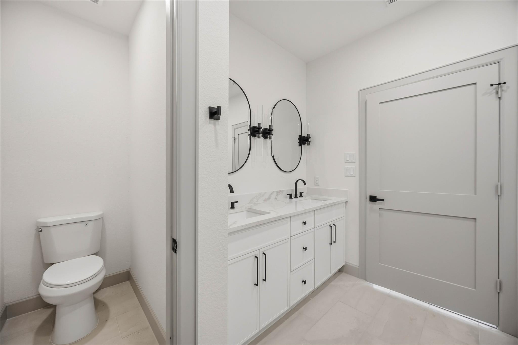 5218 Higgins Street Unit: A/B