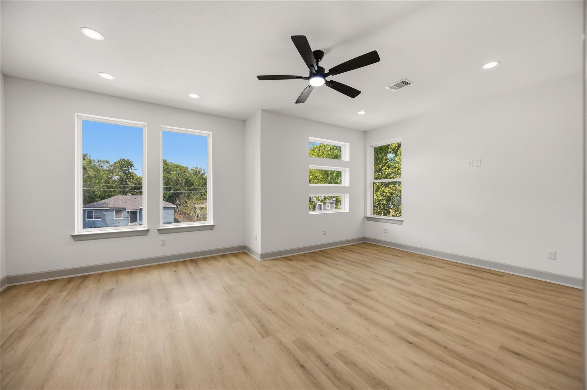 5218 Higgins Street Unit: A/B