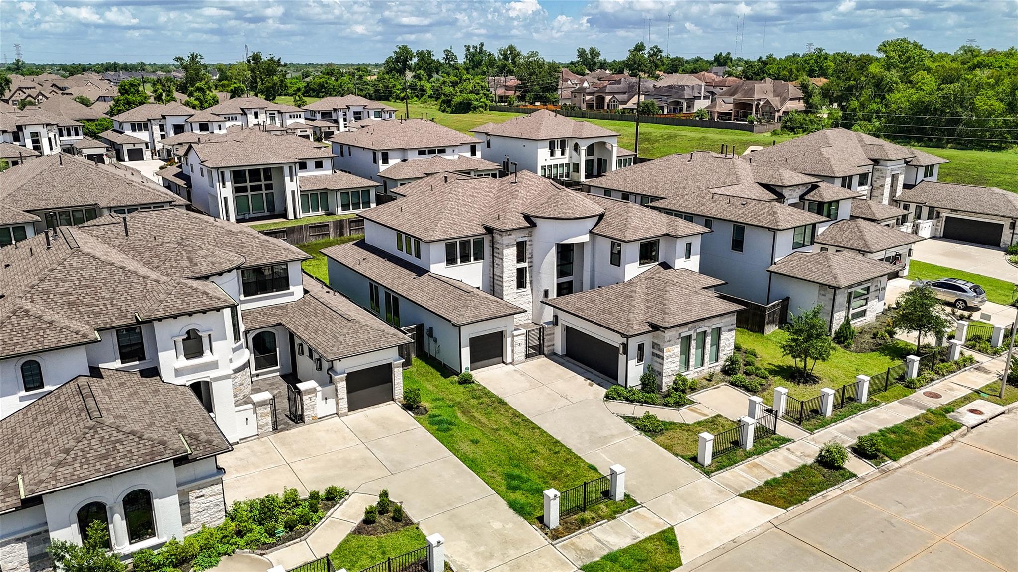 9015 Orchard Cove