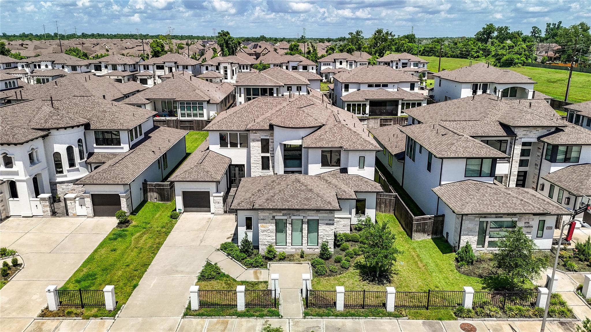 9015 Orchard Cove