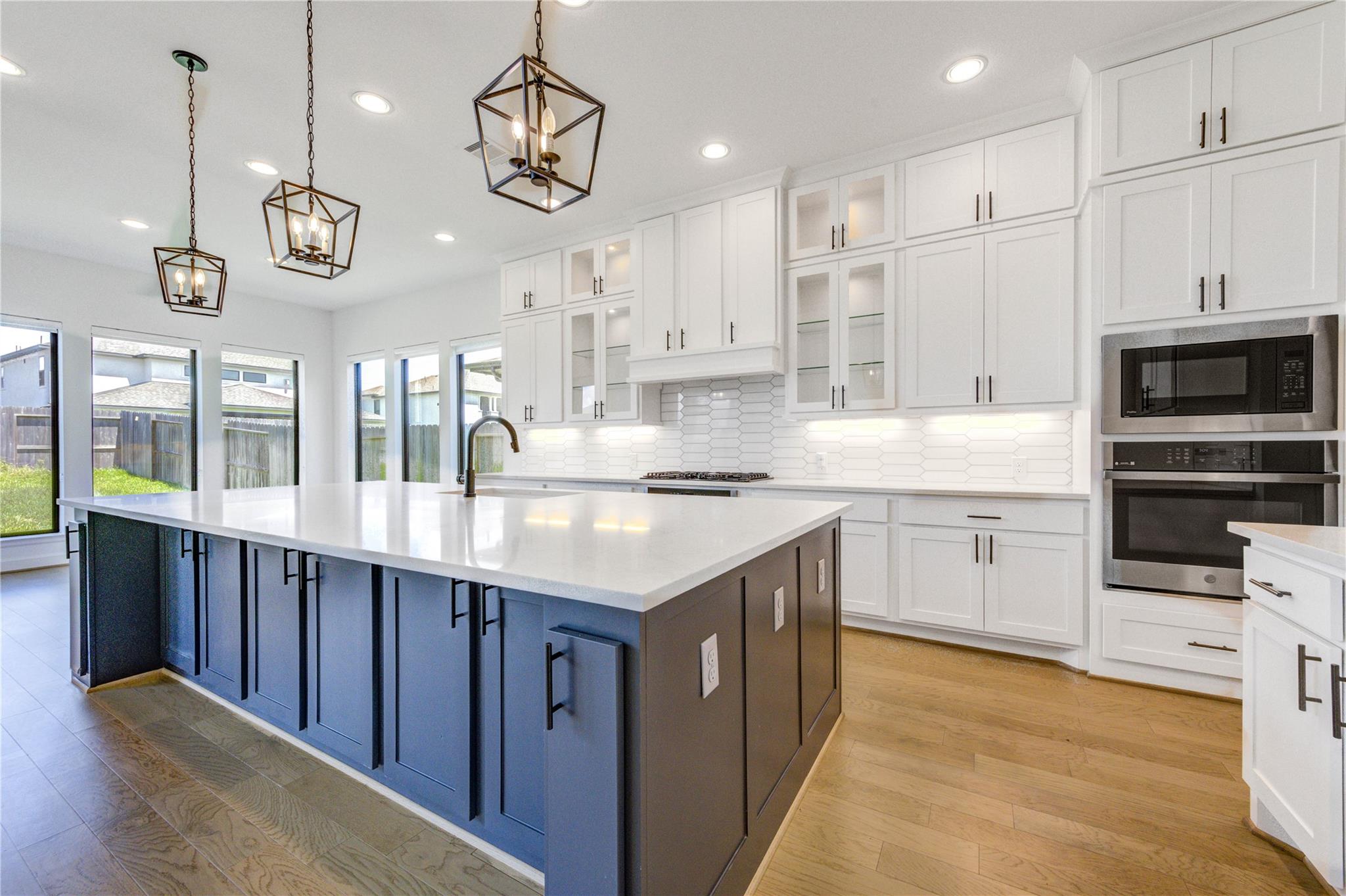 9015 Orchard Cove