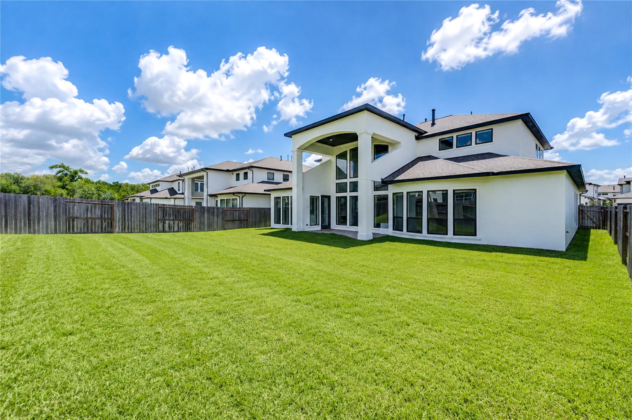 9015 Orchard Cove