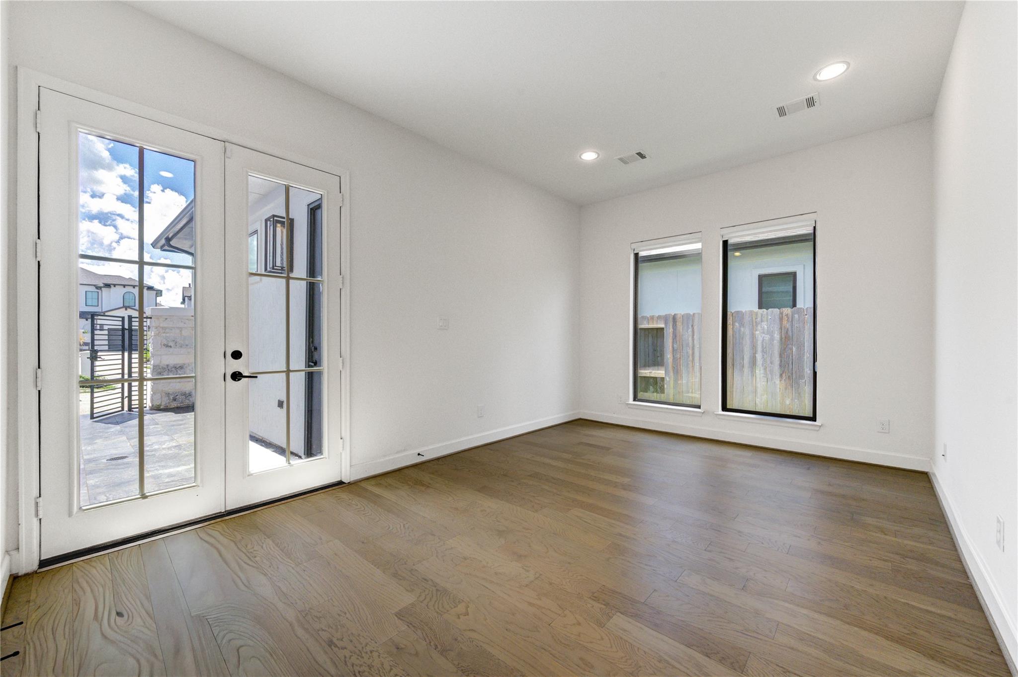 9015 Orchard Cove