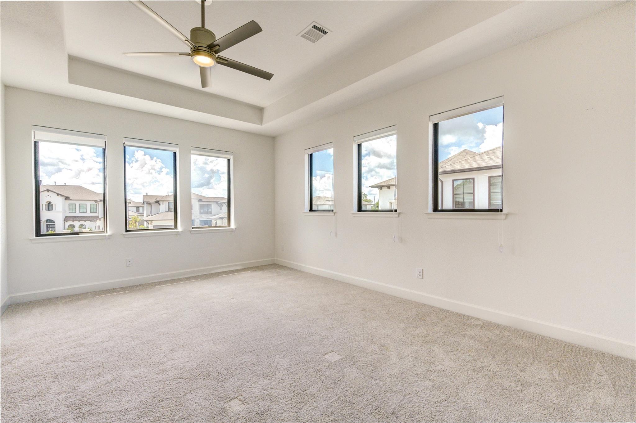 9015 Orchard Cove