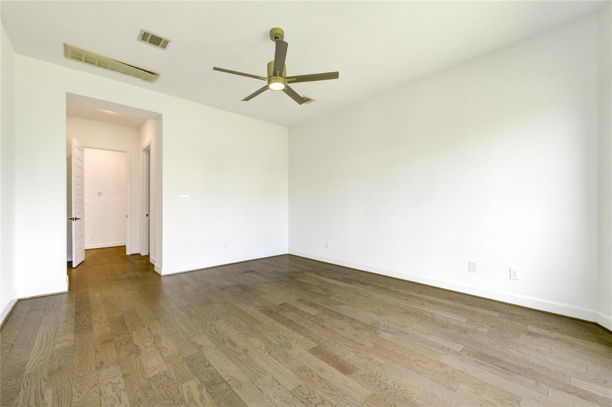 9015 Orchard Cove