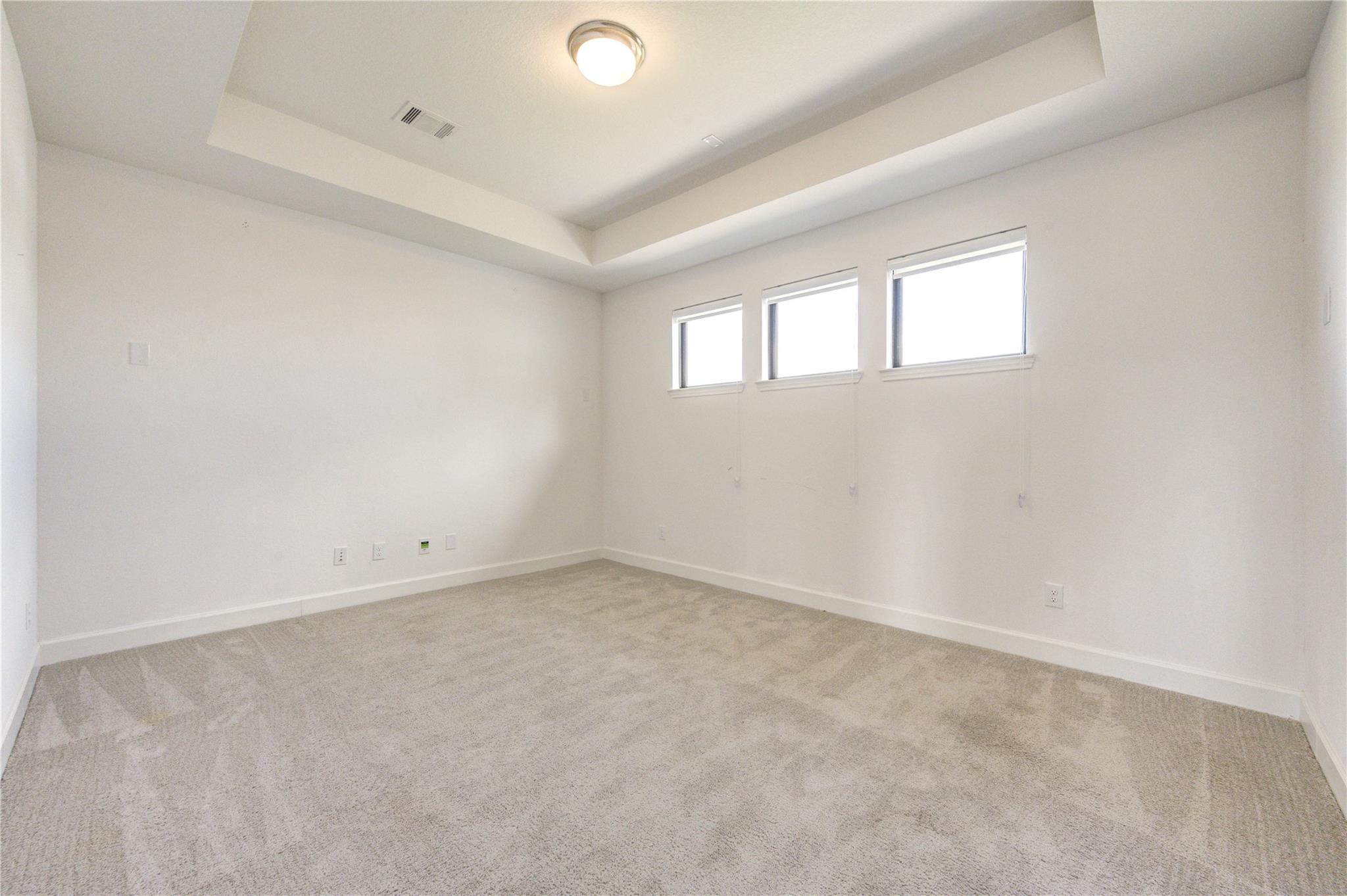 9015 Orchard Cove