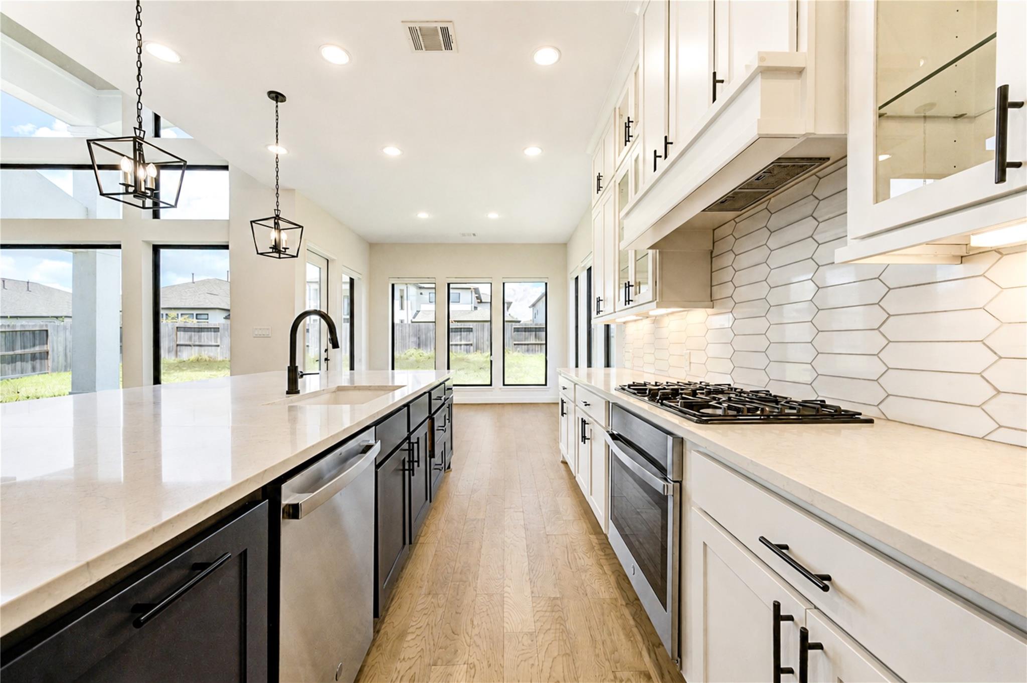 9015 Orchard Cove