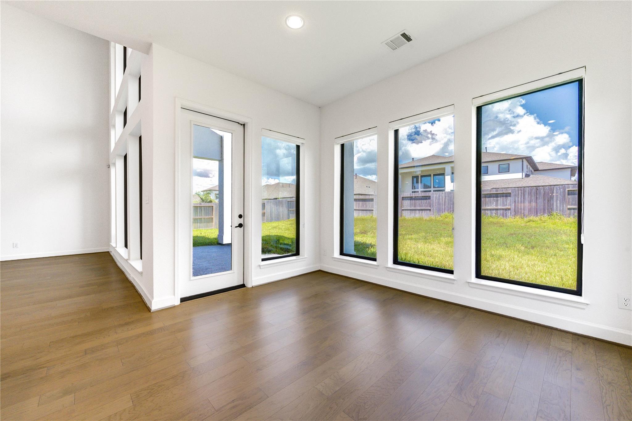 9015 Orchard Cove