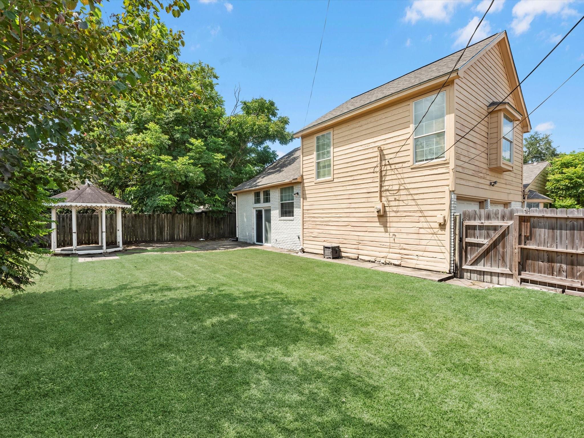 5747 Fontenelle Drive