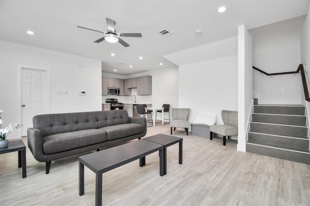2443 Lucky Street