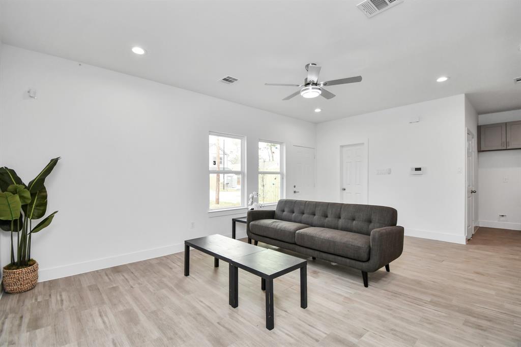 2443 Lucky Street