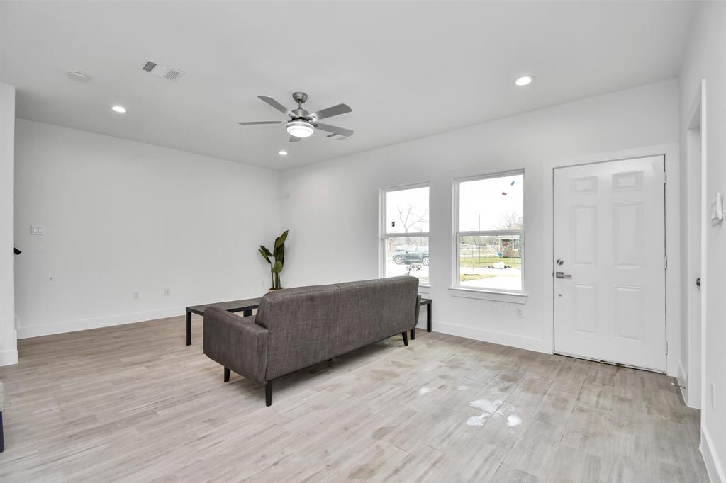 2443 Lucky Street