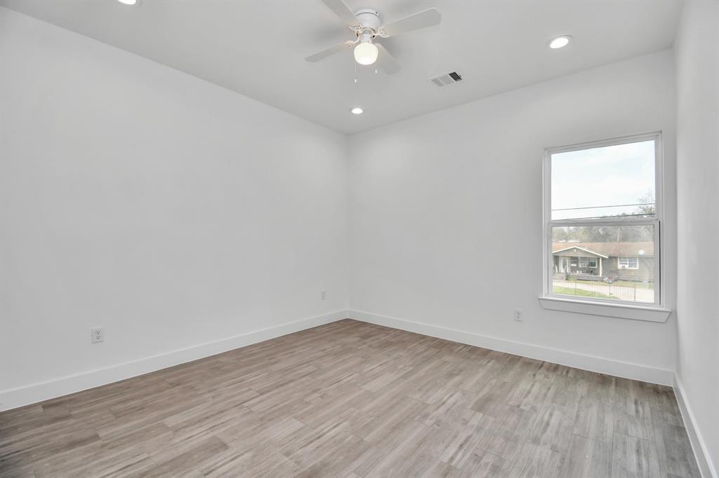 2443 Lucky Street