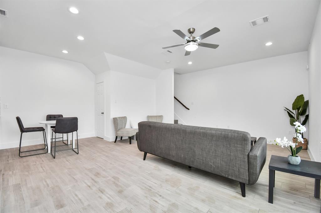 2443 Lucky Street