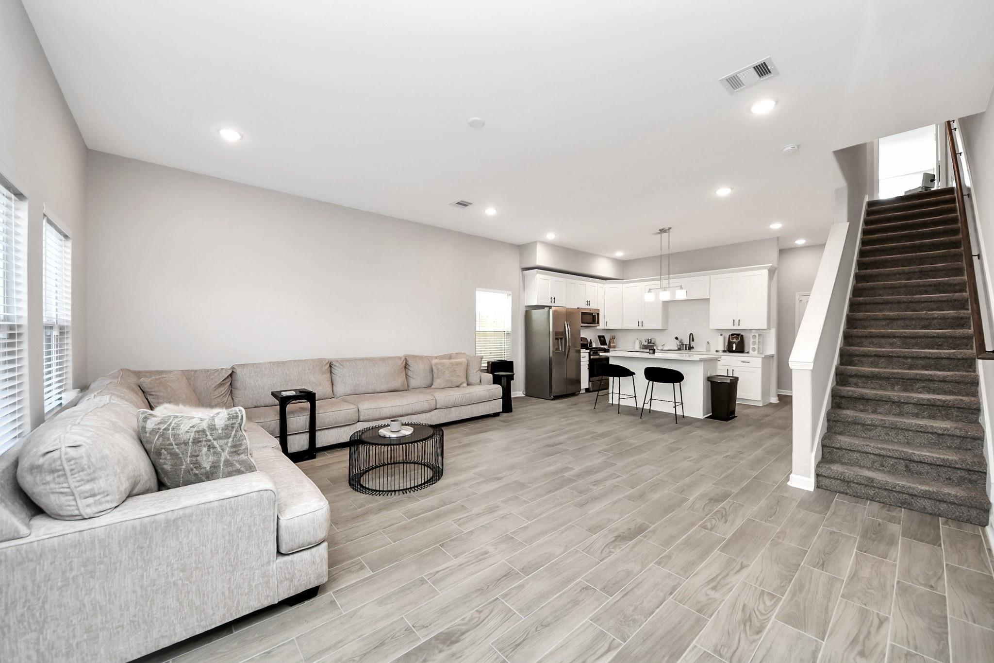 7963 Birmingham Street