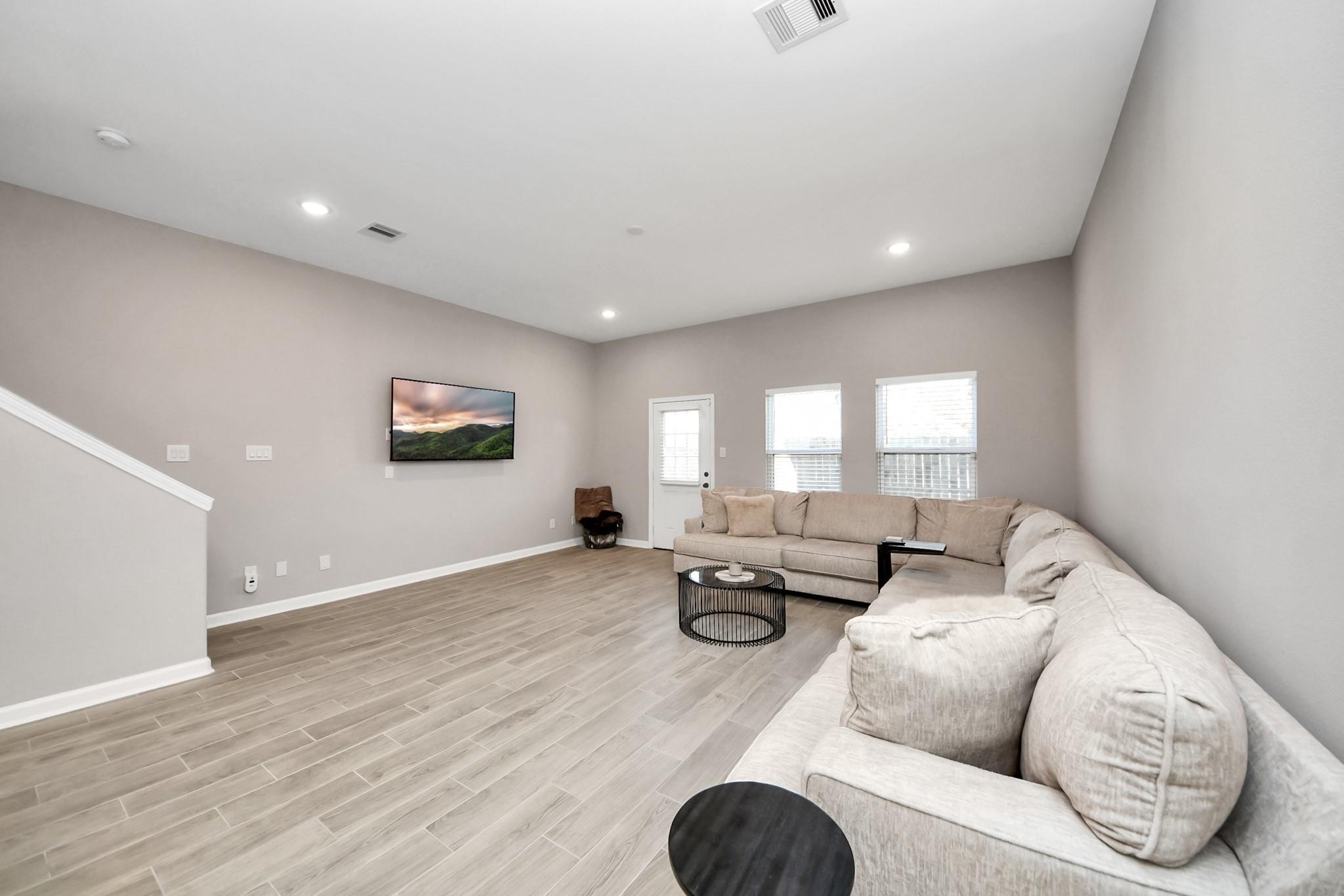 7963 Birmingham Street