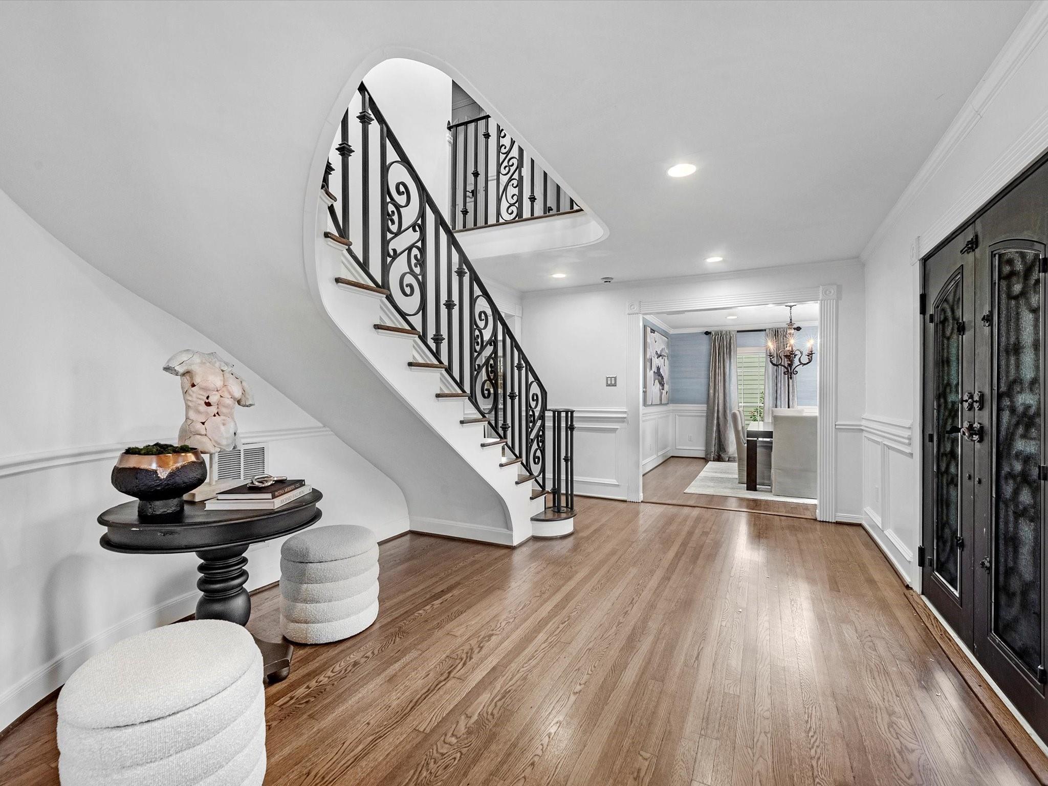 3346 Parkwood Dr