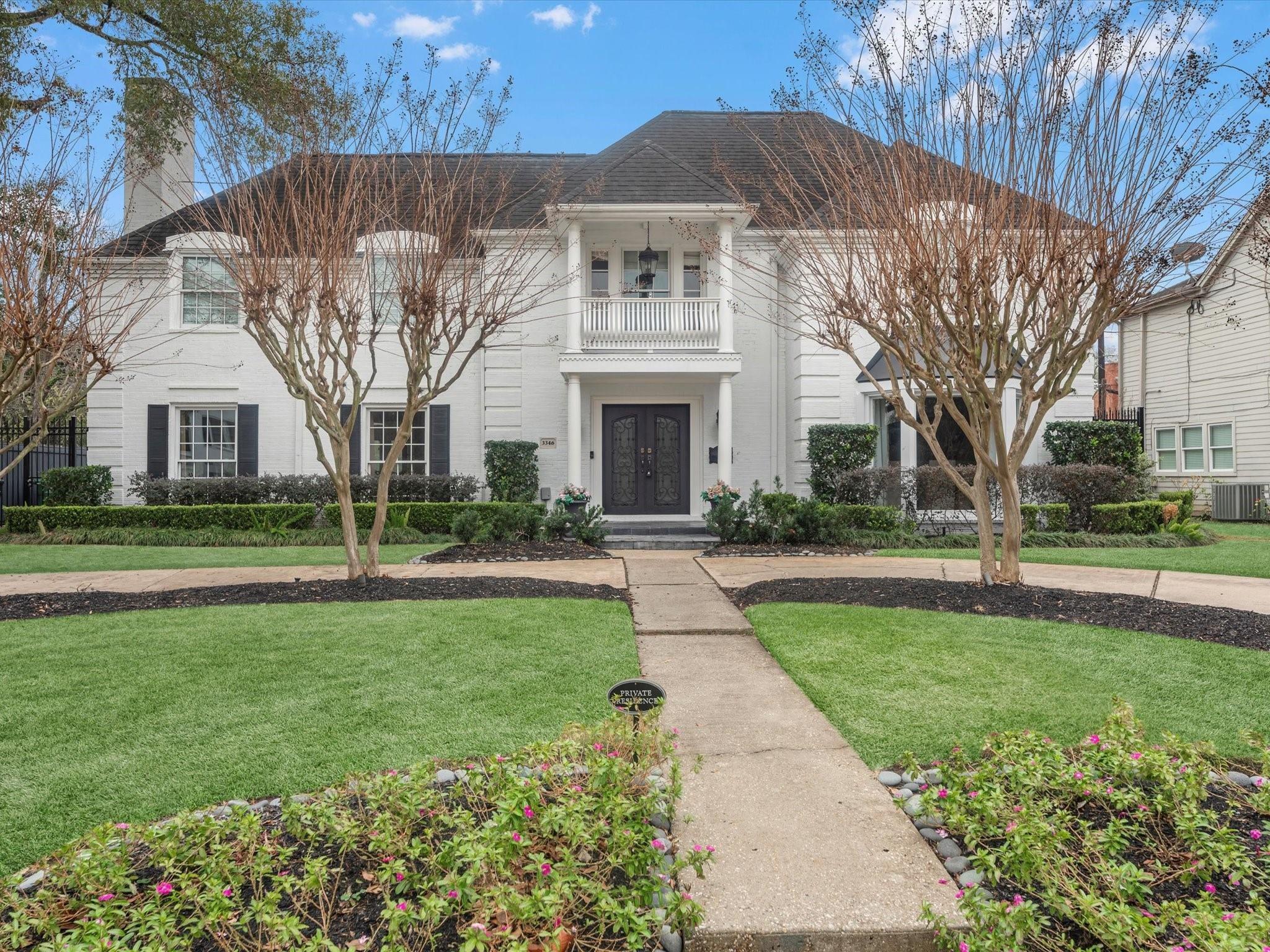 3346 Parkwood Dr