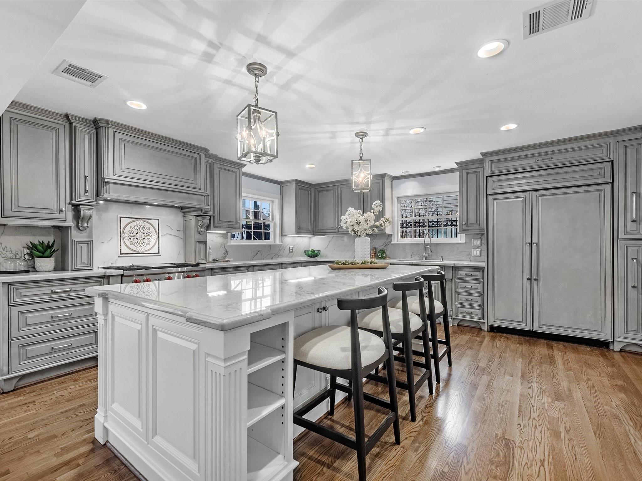 3346 Parkwood Dr
