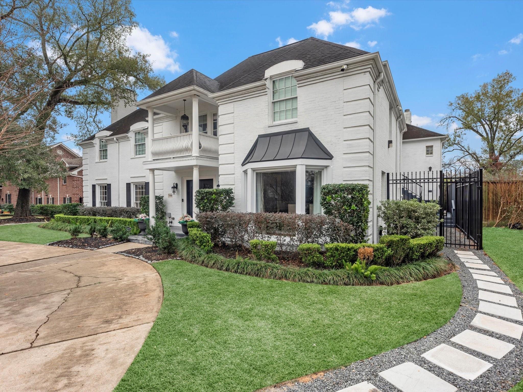 3346 Parkwood Dr