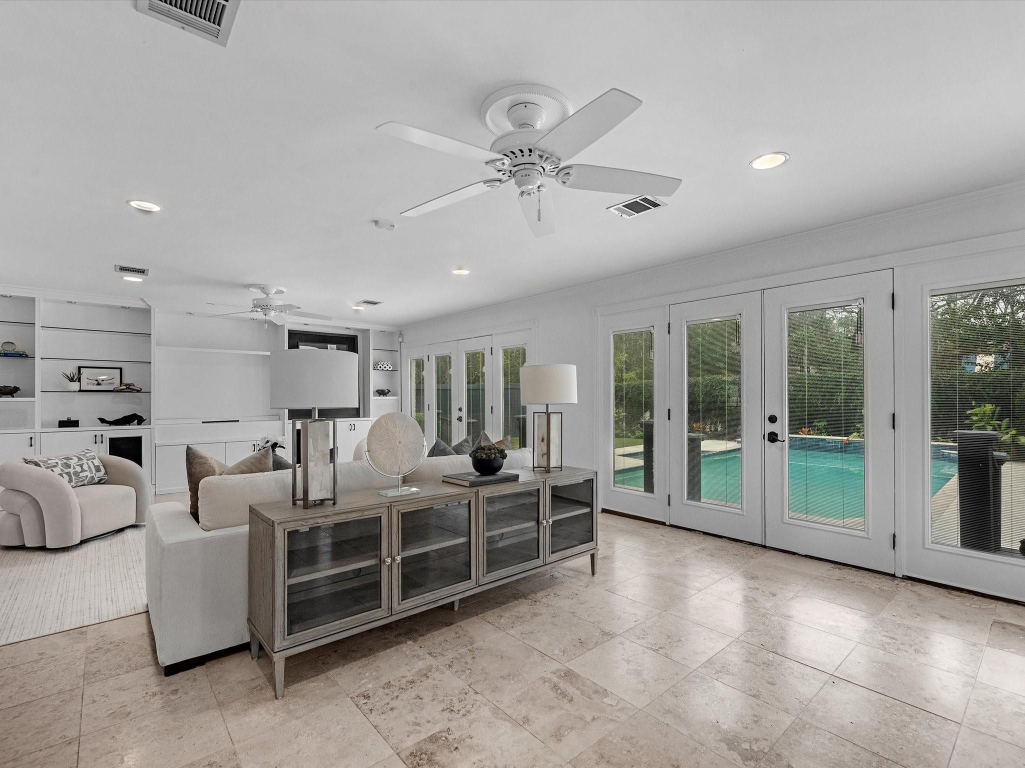 3346 Parkwood Dr