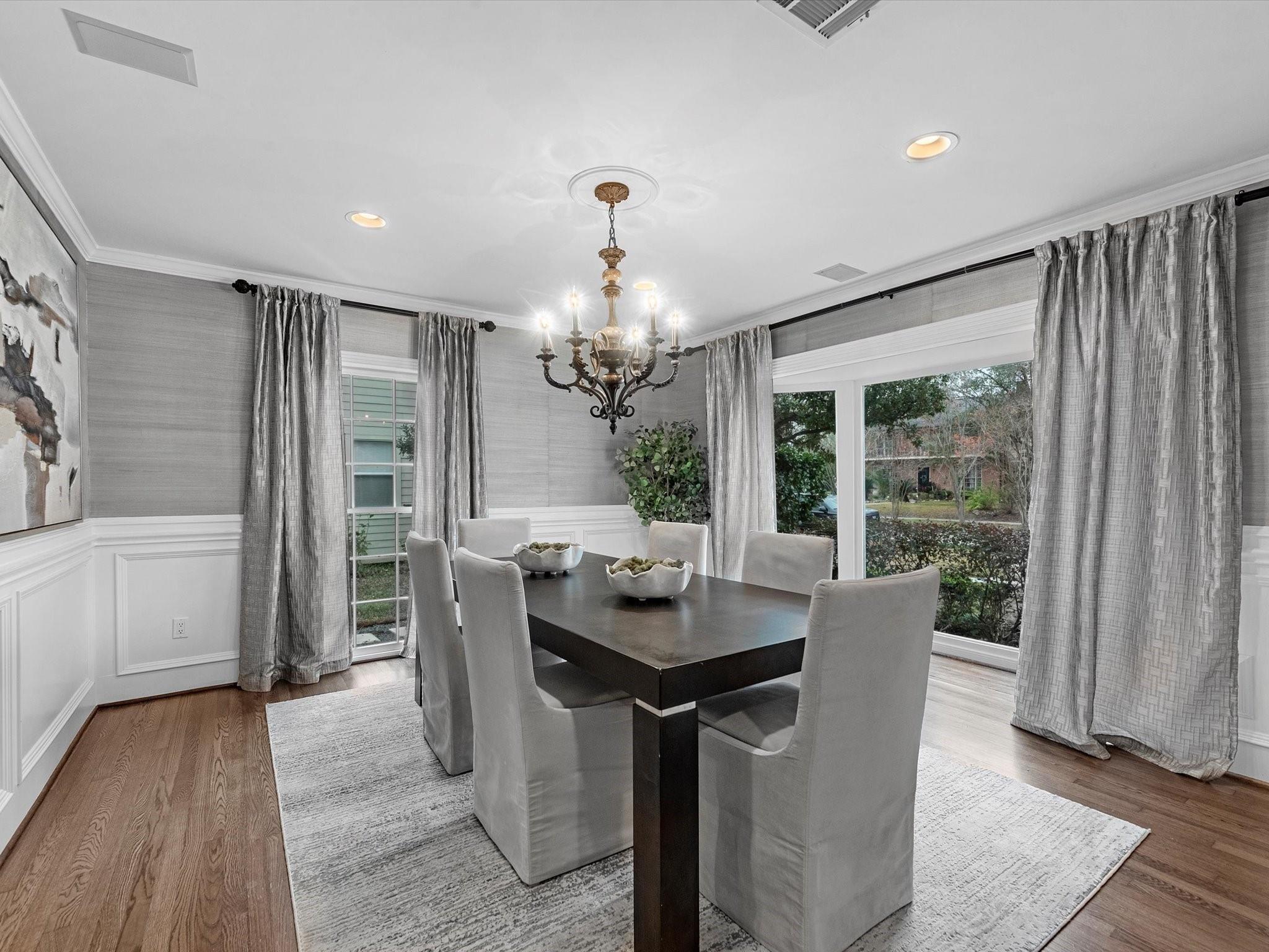 3346 Parkwood Dr