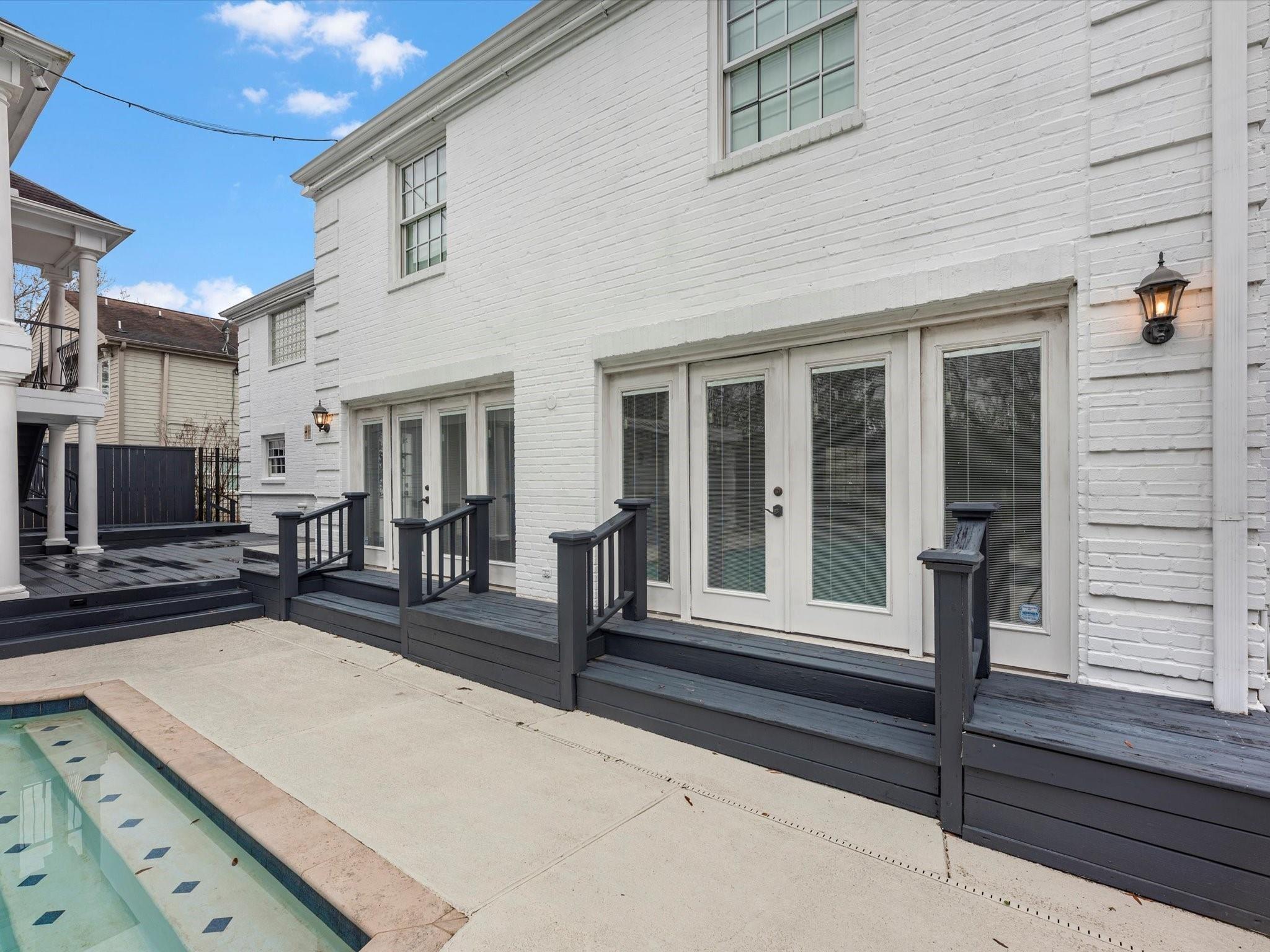 3346 Parkwood Dr