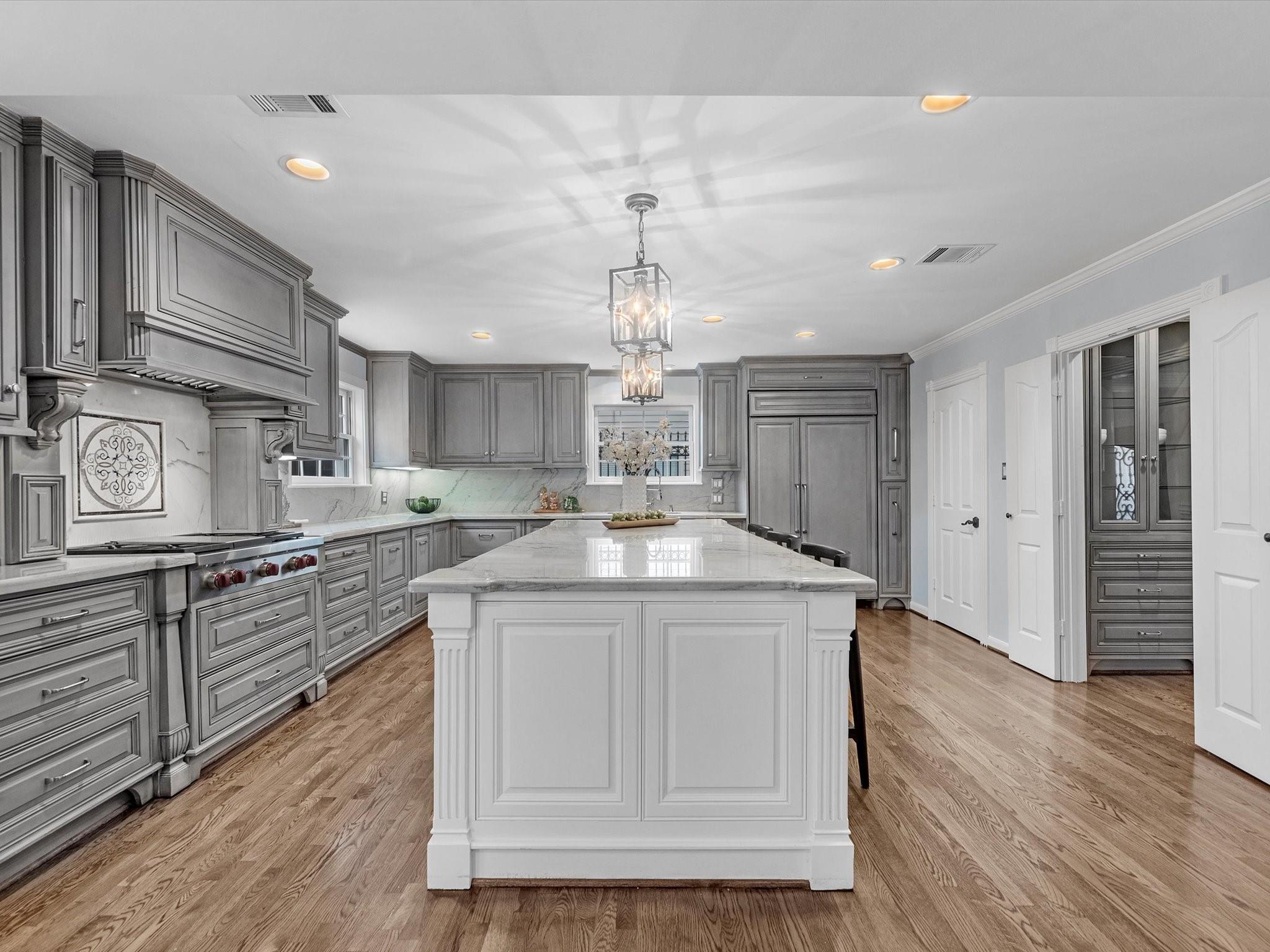 3346 Parkwood Dr