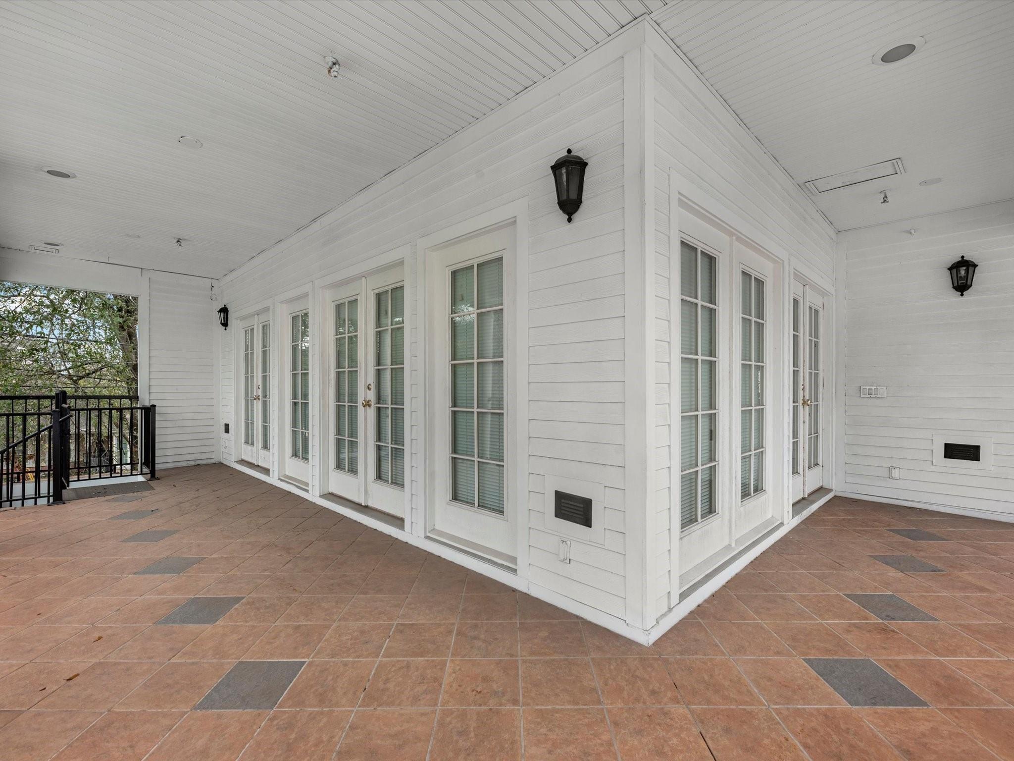 3346 Parkwood Dr