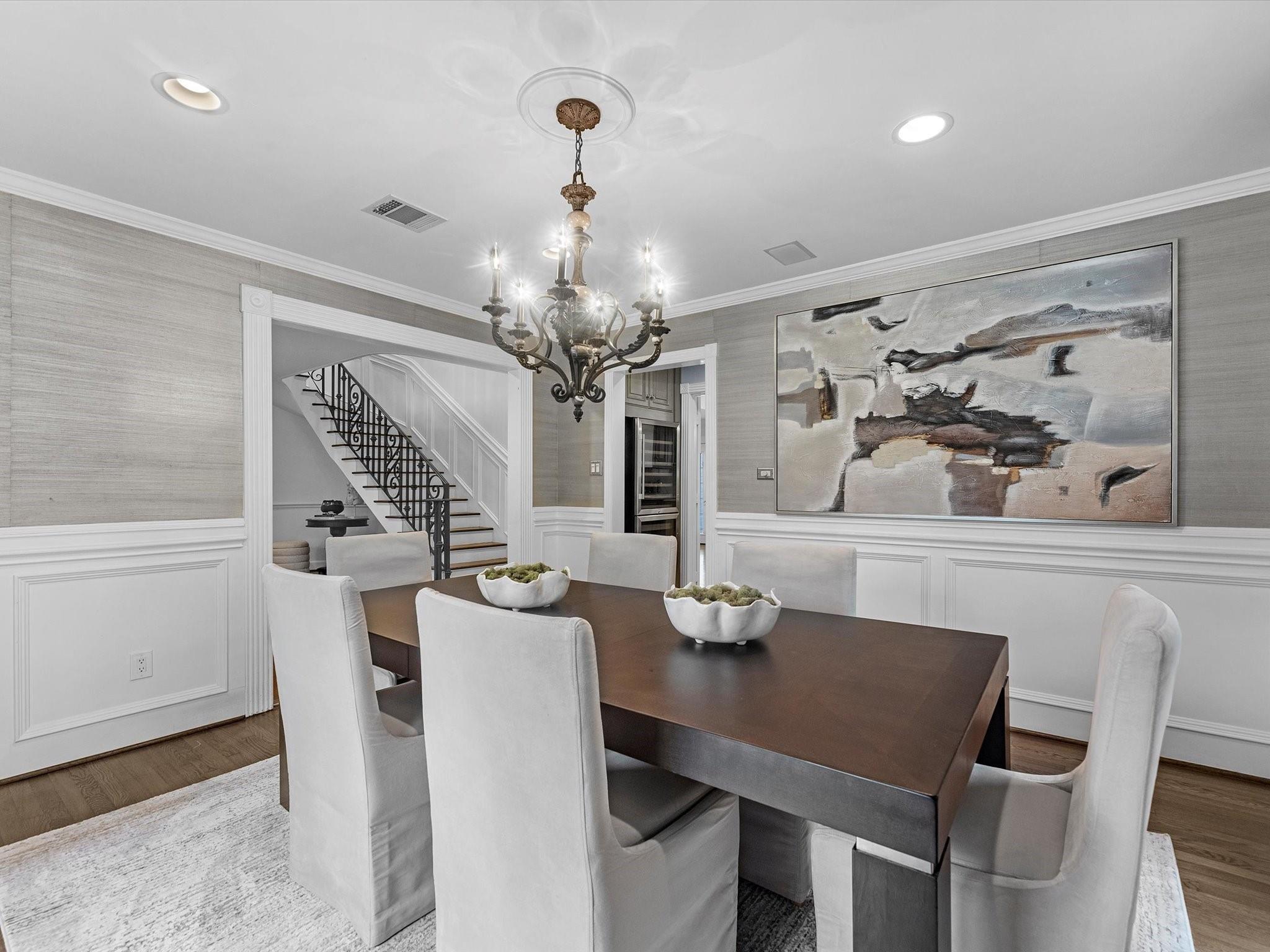 3346 Parkwood Dr