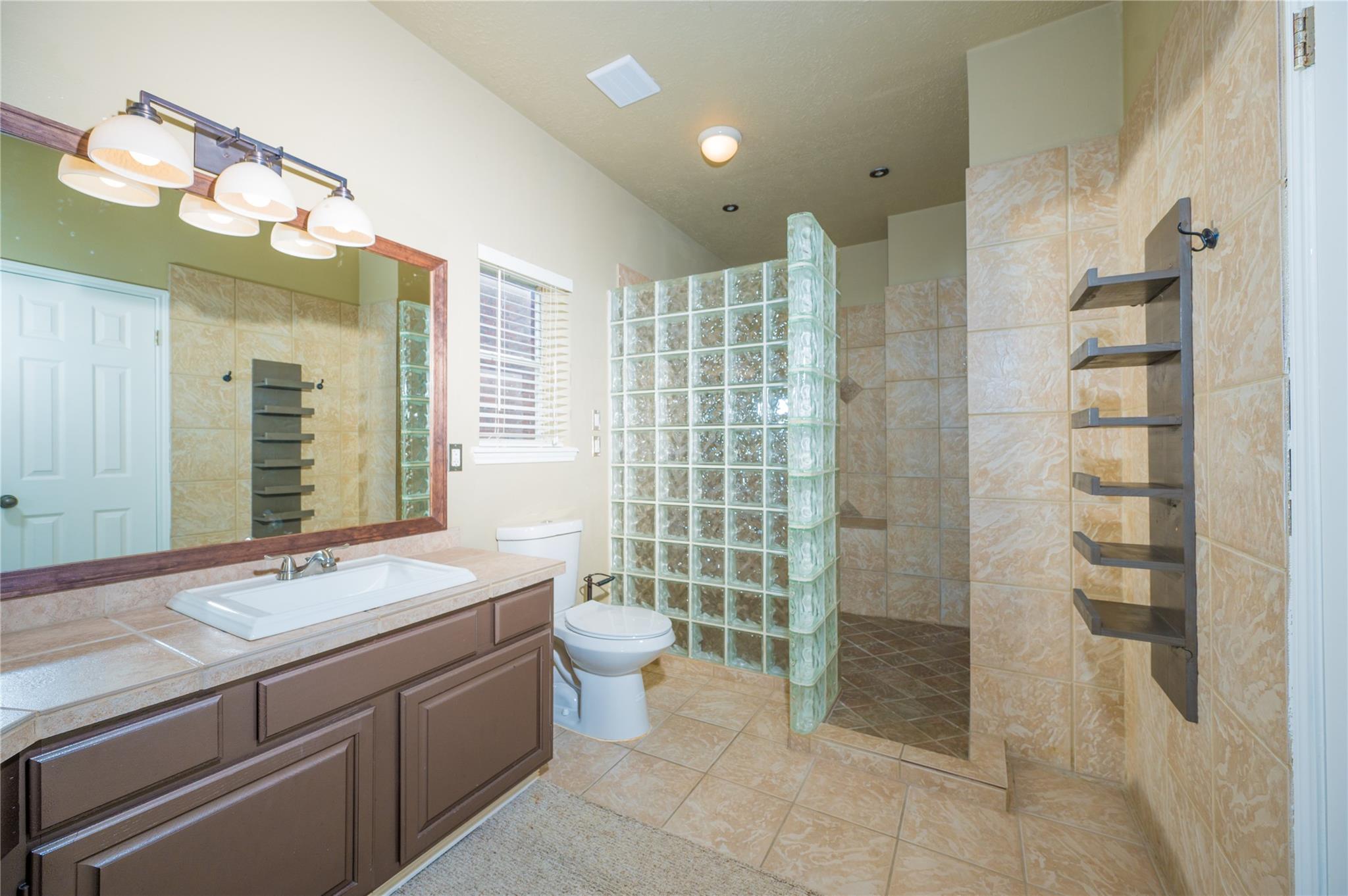 6010 E Stoneygrove Loop, Houston