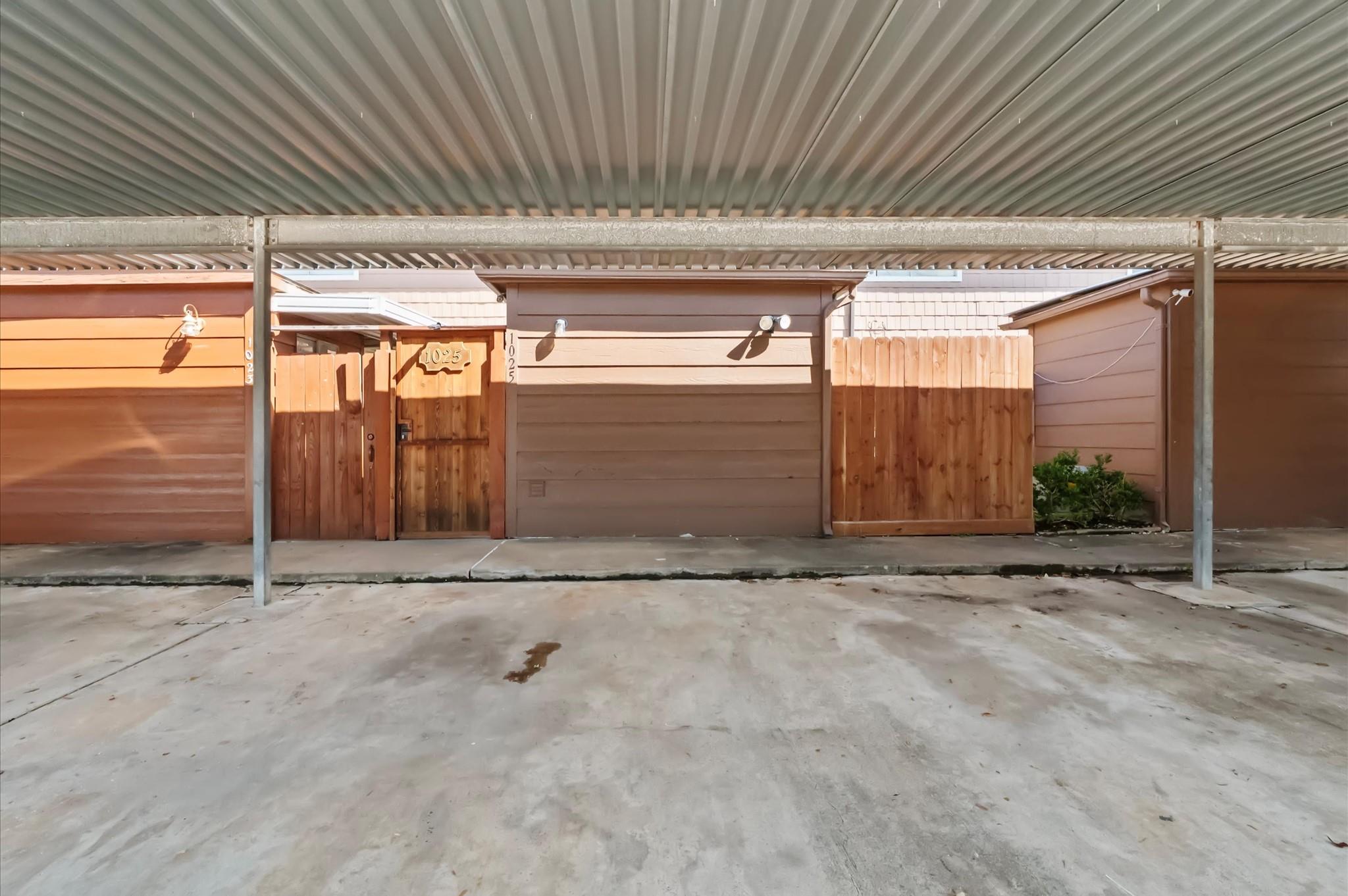 1025 Willow Oaks Circle