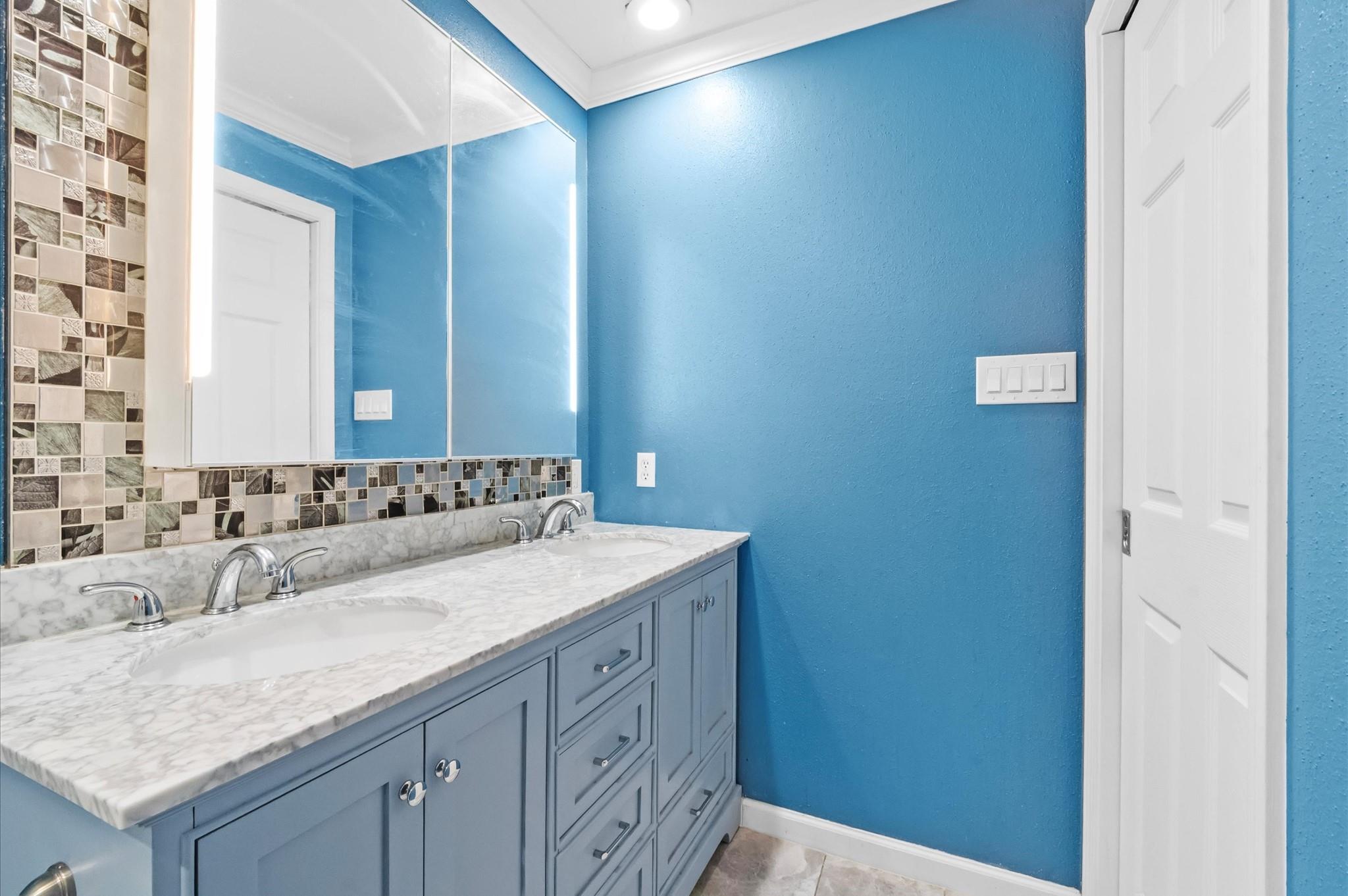 1025 Willow Oaks Circle