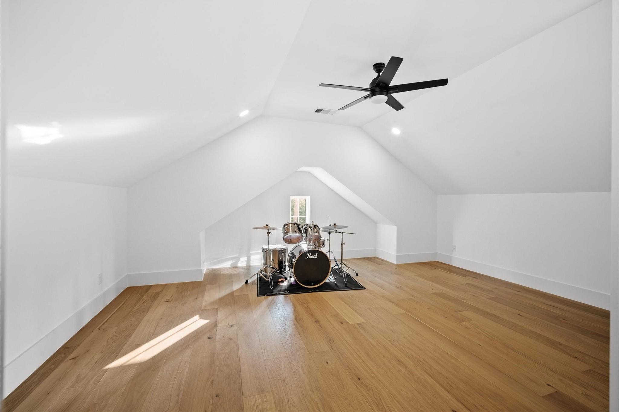 437 Sundog Road