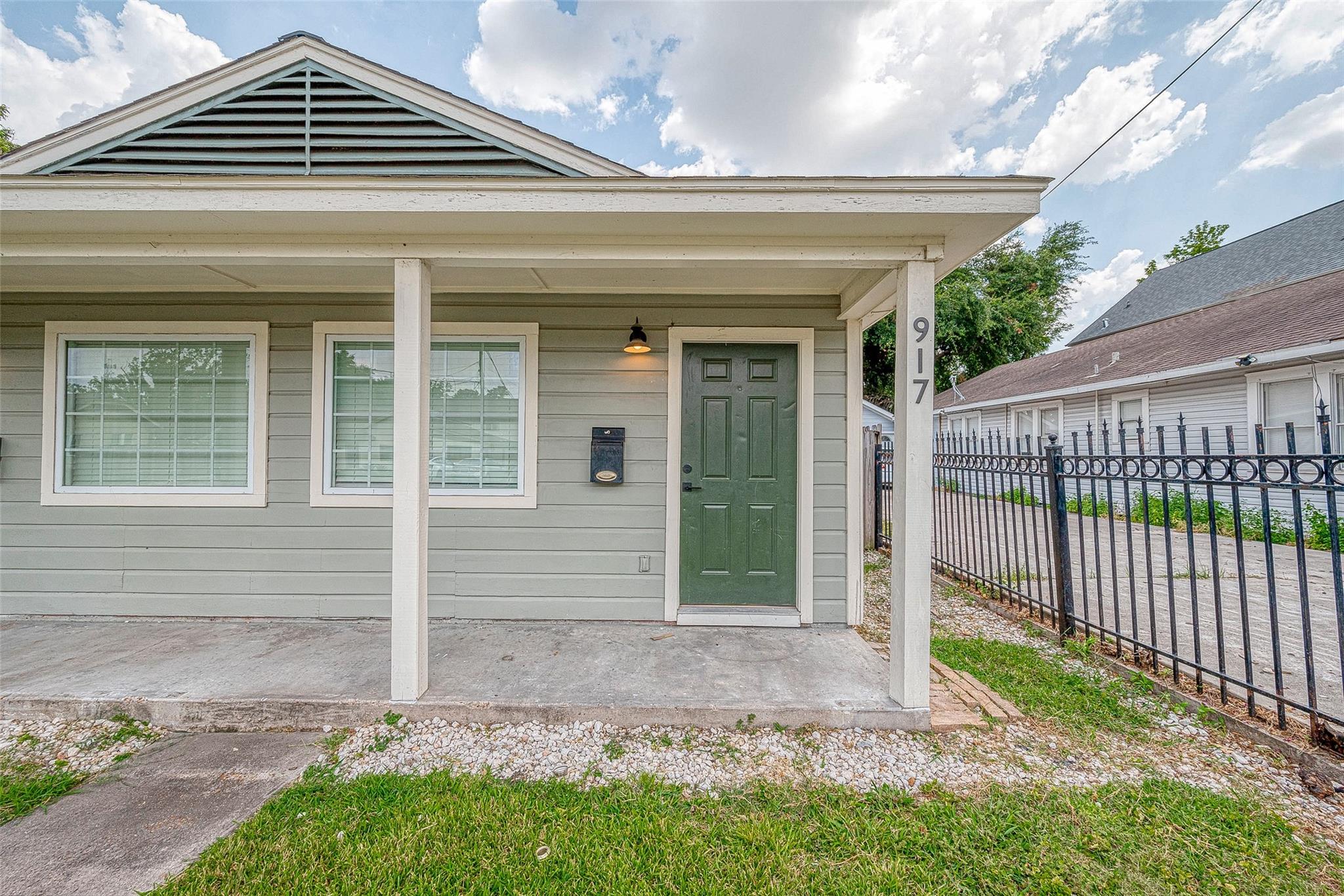 917 Adele Street
