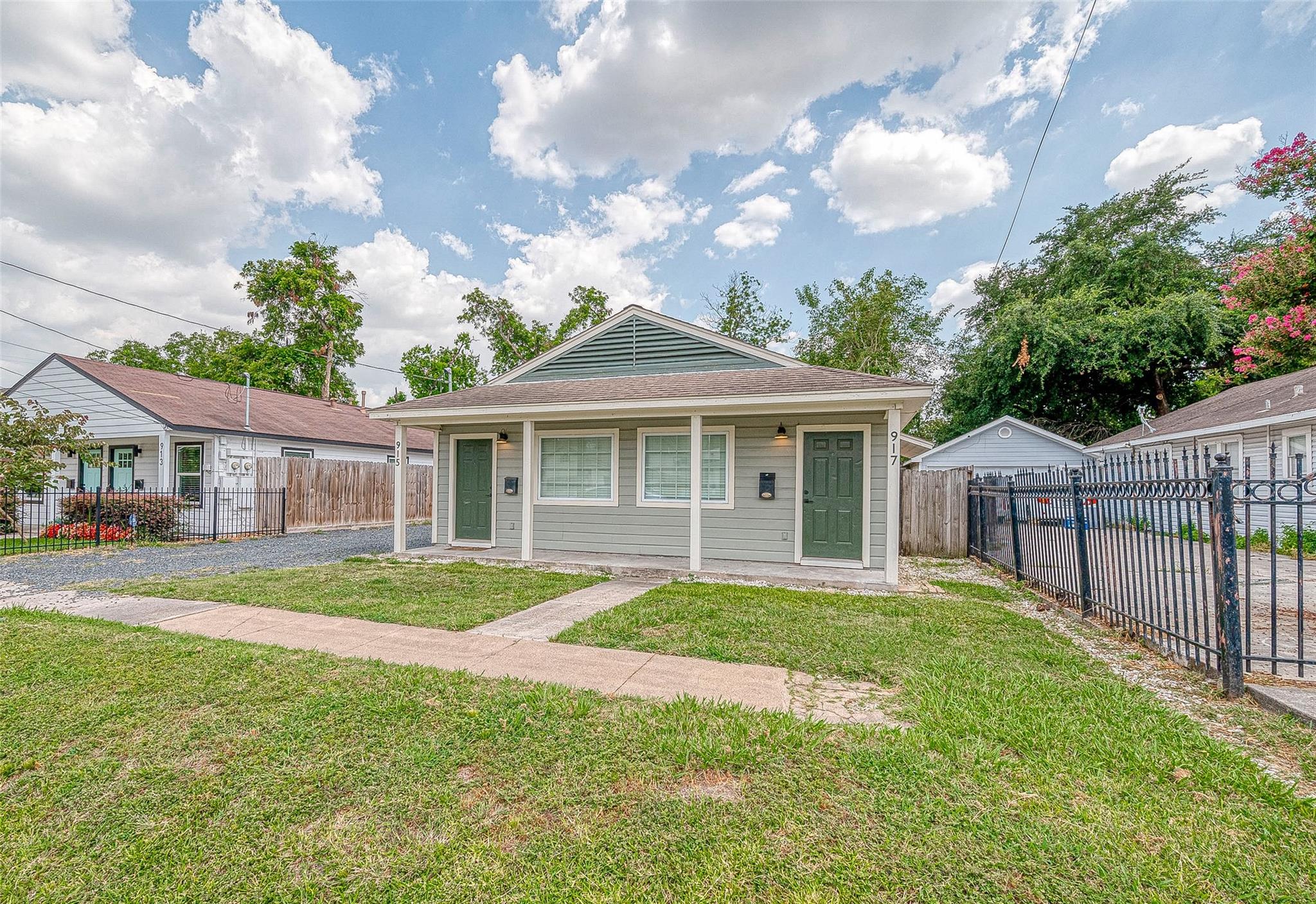 917 Adele Street