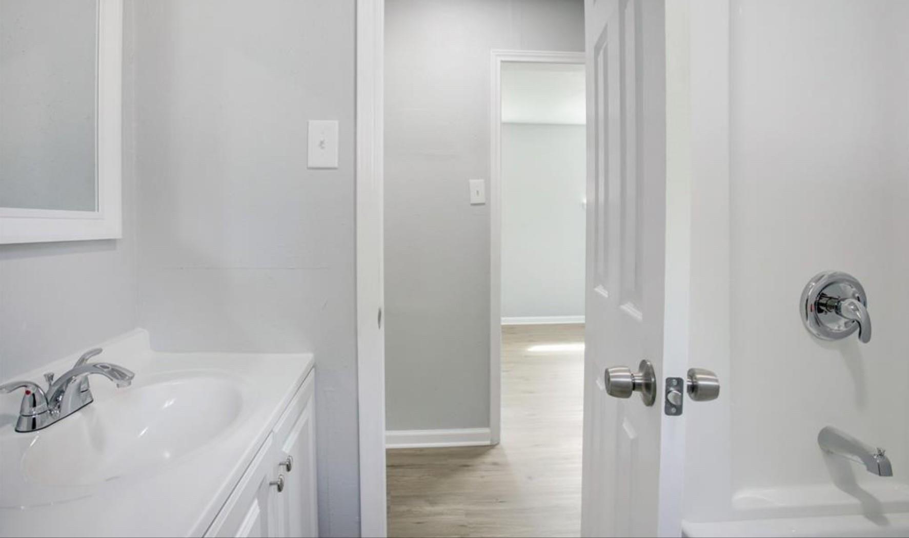 5123 Peachtree Street Unit: 1/2