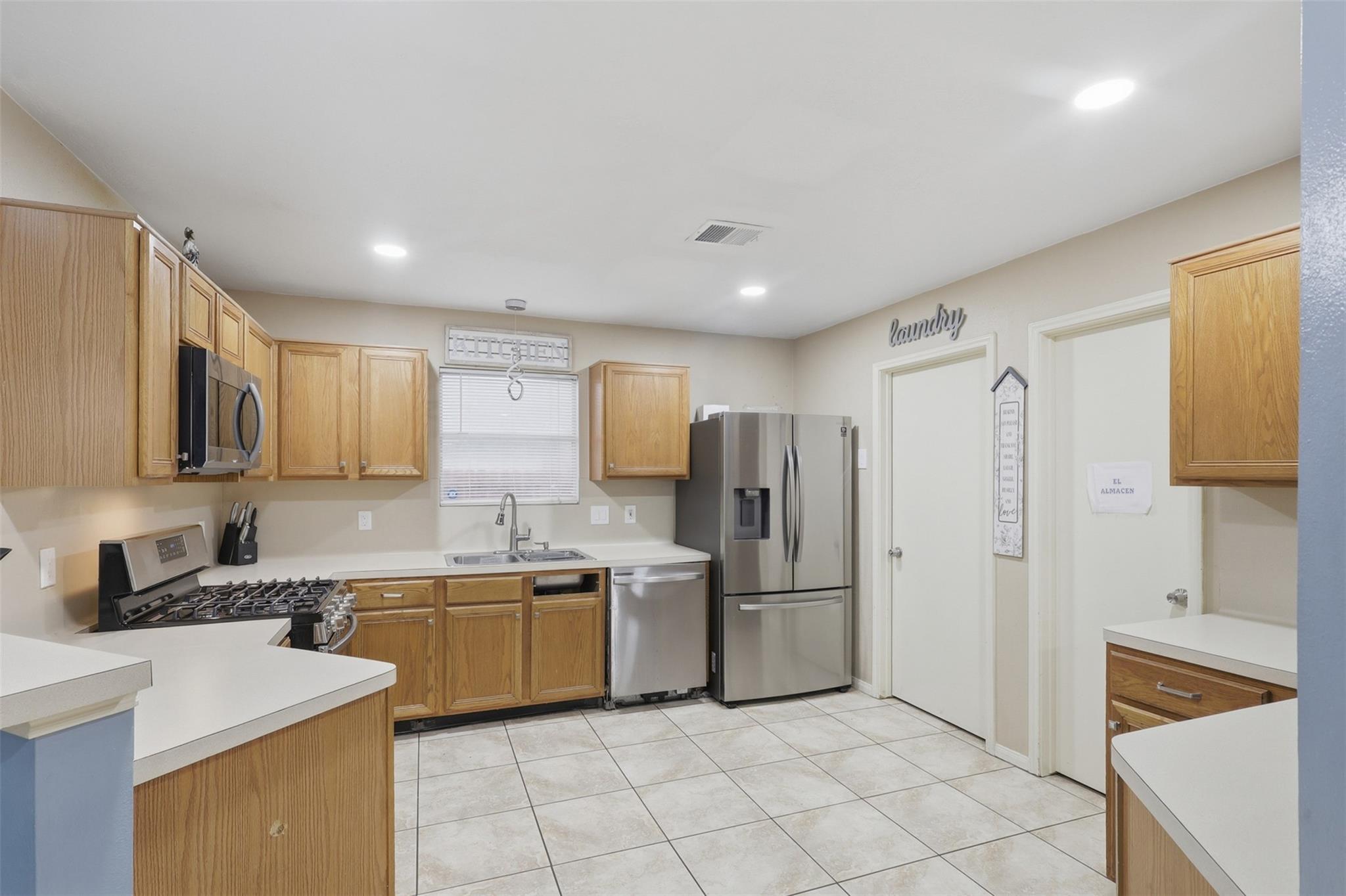 1112 Willersley Lane