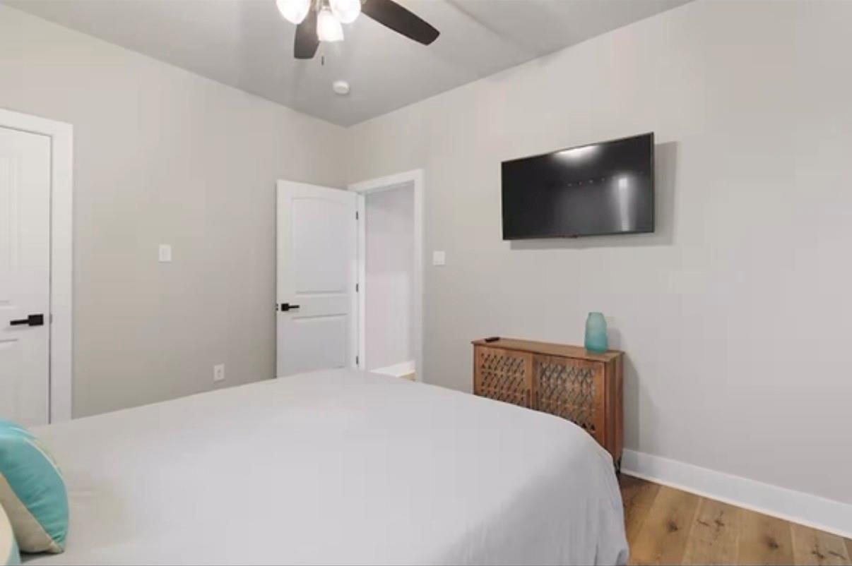 2406 Truxillo Street Unit: B UPPER