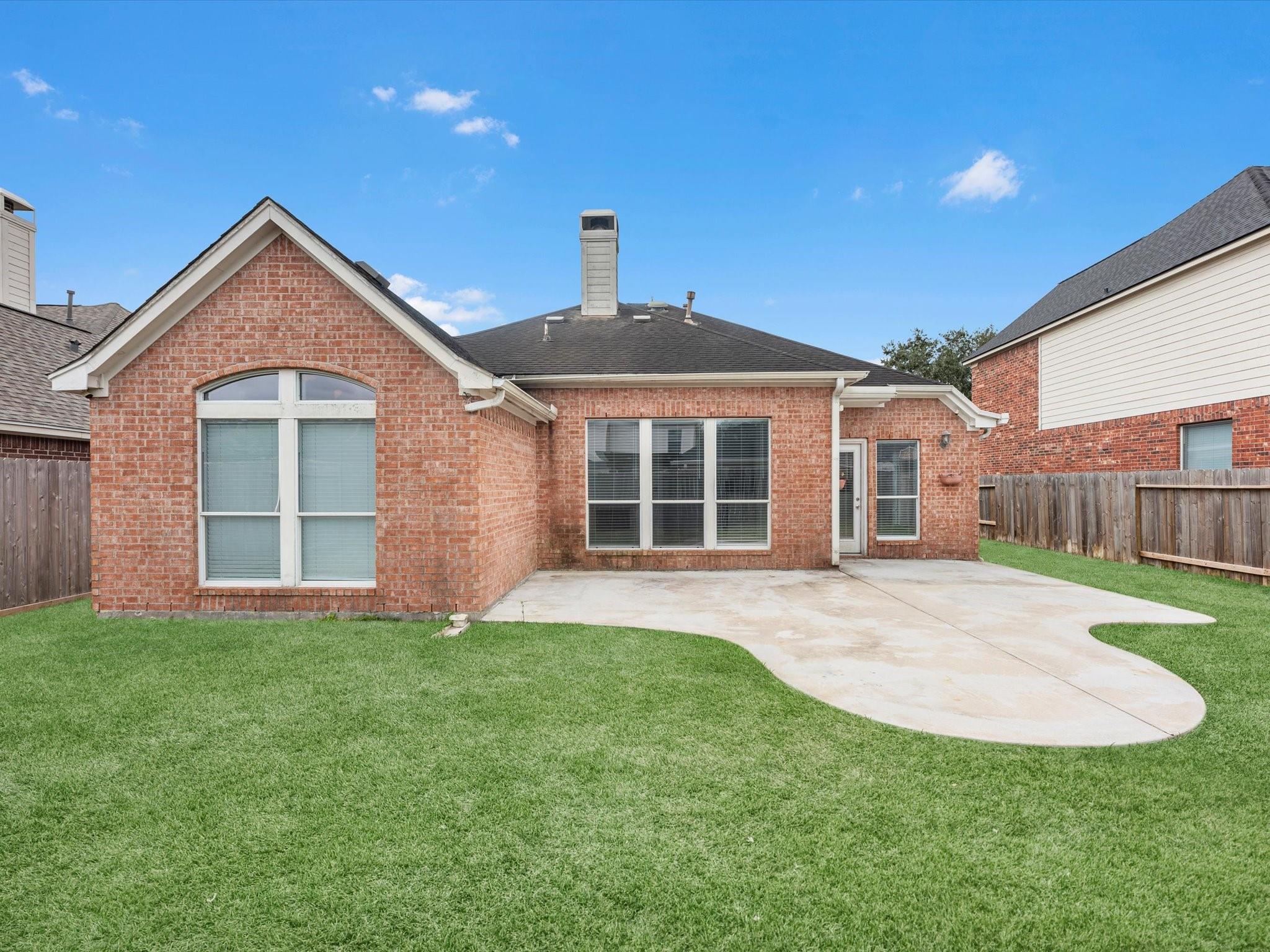 5805 Windy Knoll Lane