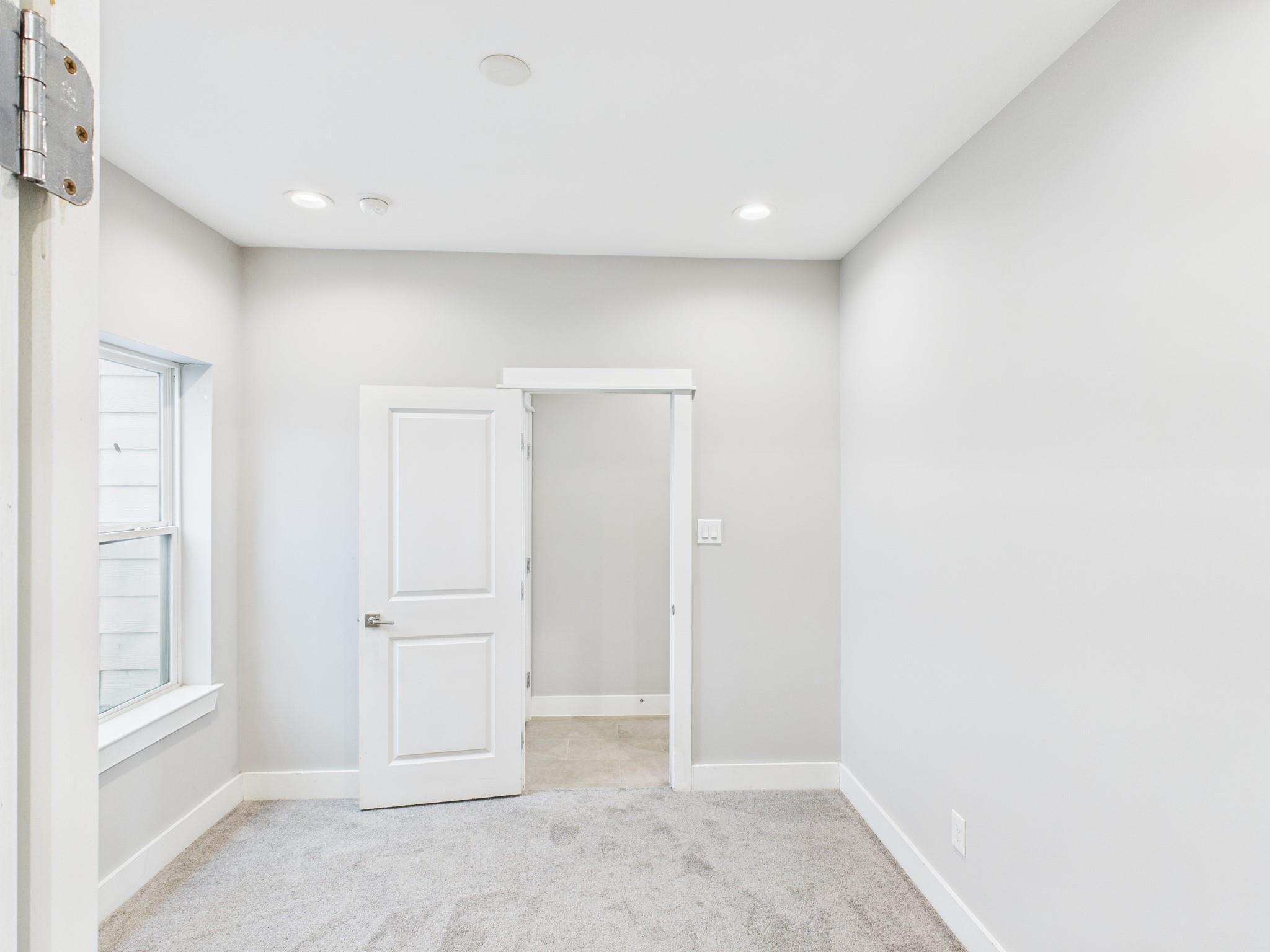 754 W Donovan Street