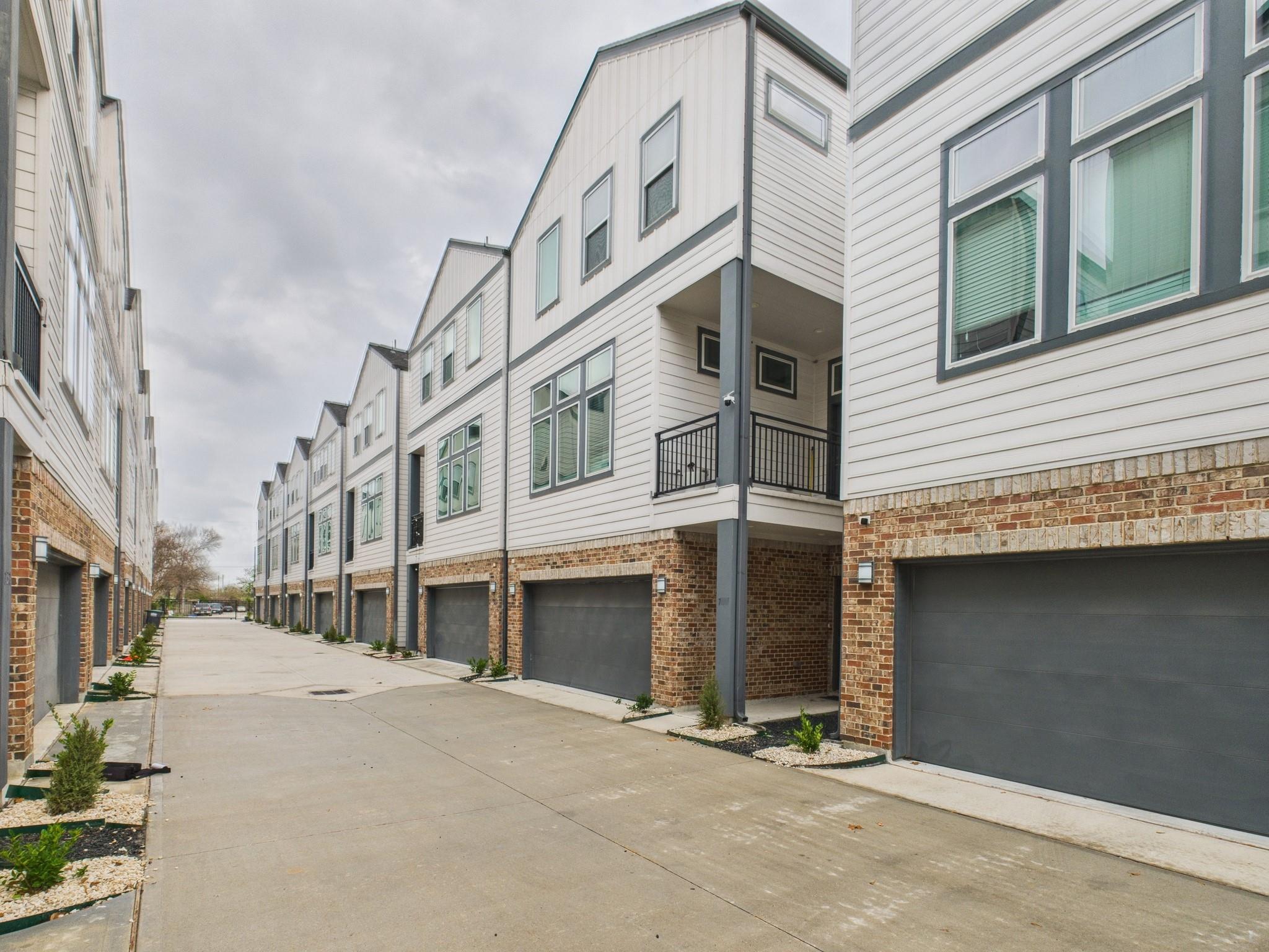 754 W Donovan Street