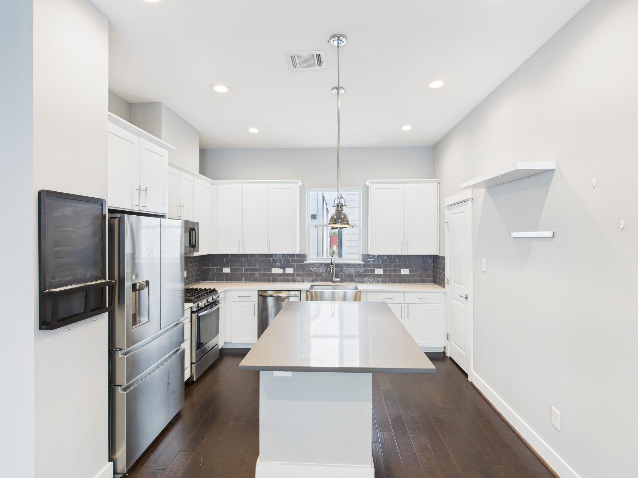 754 W Donovan Street