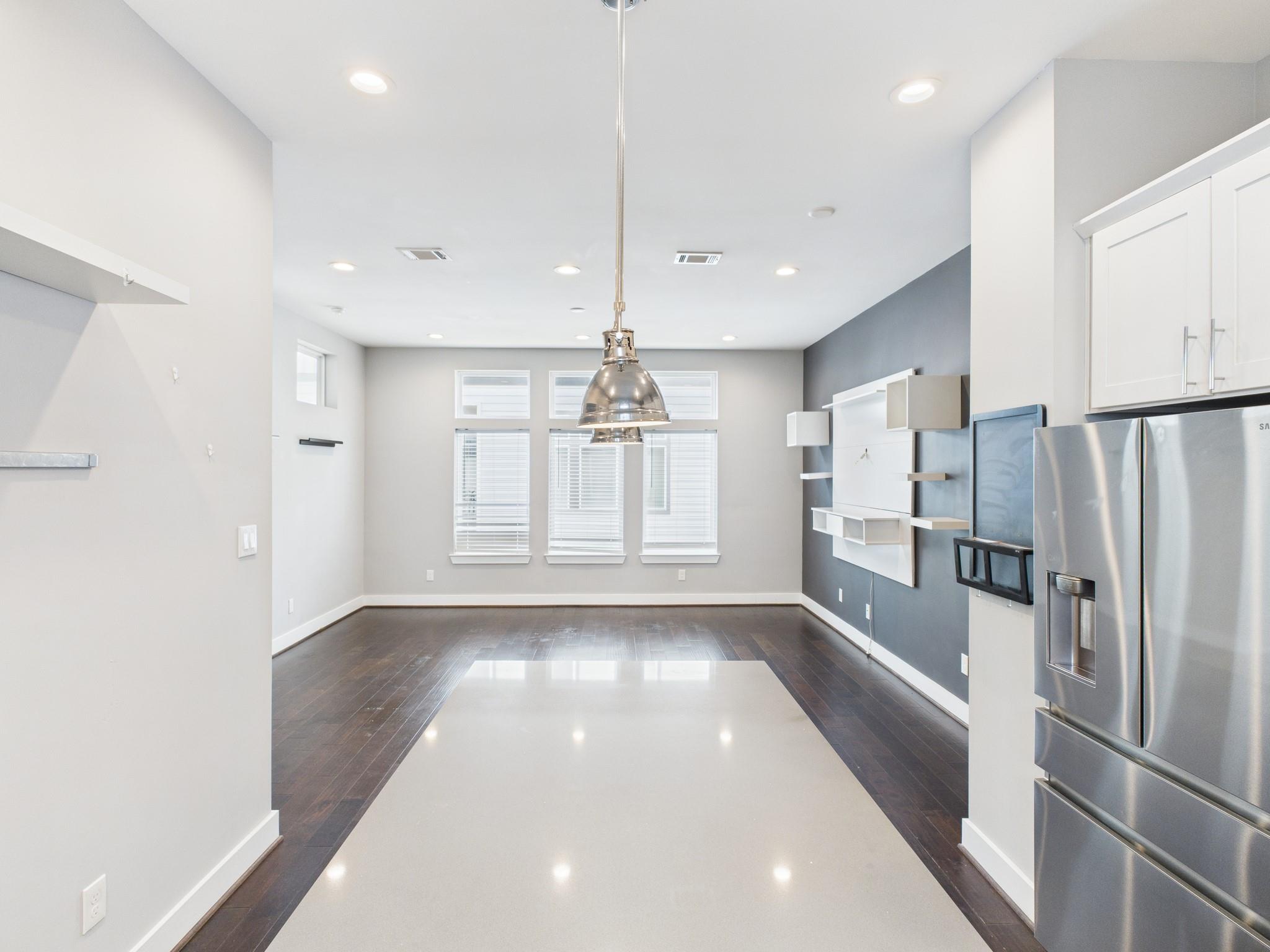 754 W Donovan Street