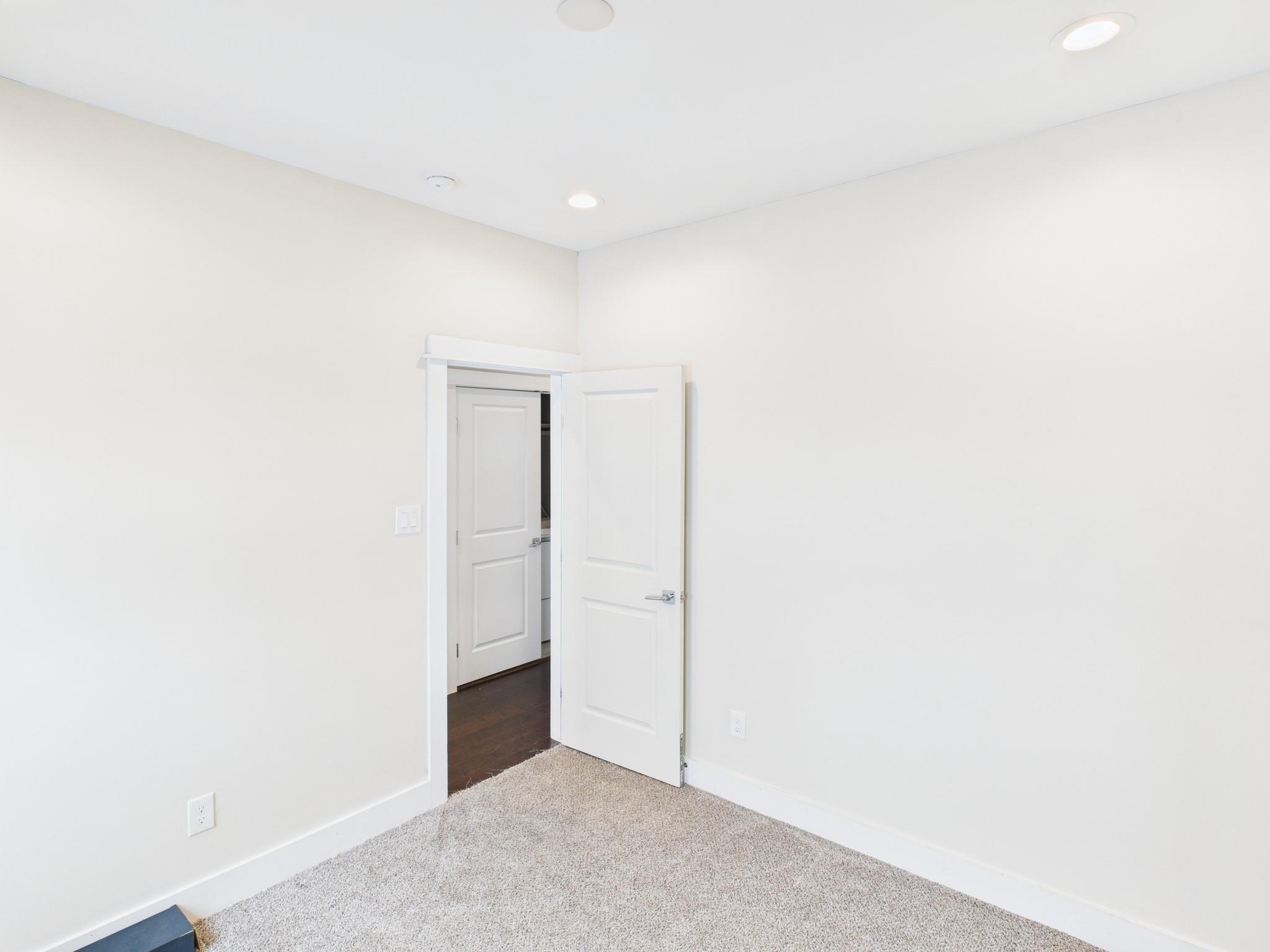 754 W Donovan Street